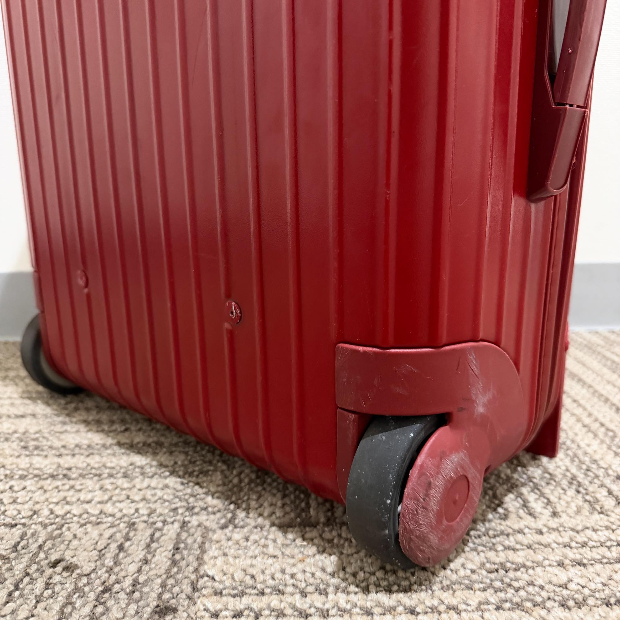リモワ エッセンシャル(サルサ) 855.52-20 35リットル 中古商品 2輪