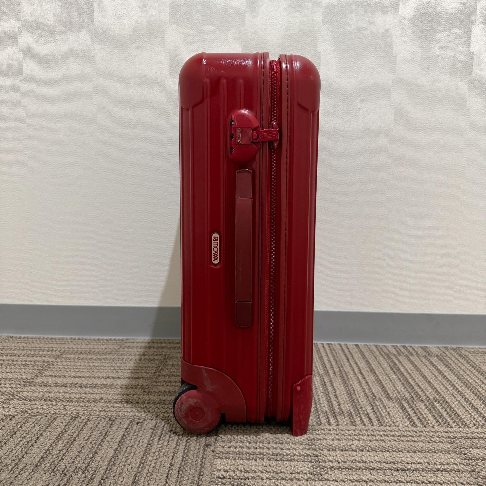 リモワ　エッセンシャル(サルサ)　855.52-20　35リットル　中古商品　2輪