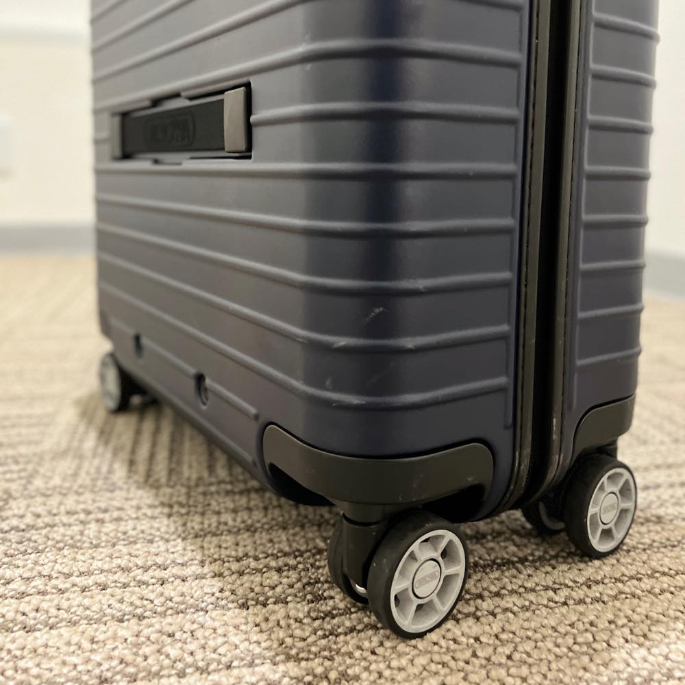 リモワ　サルサ　810.40-3　27リットル　中古美品　4輪