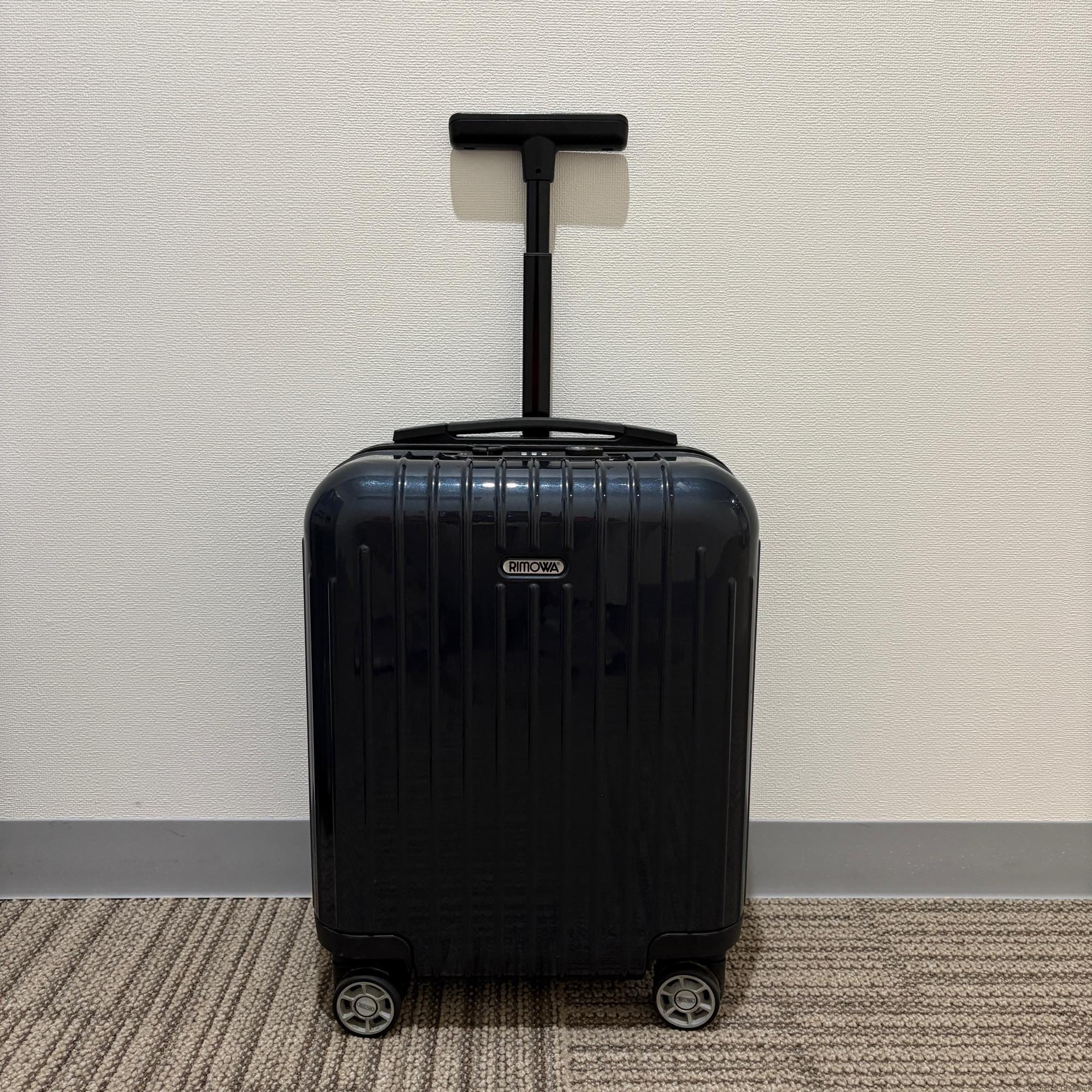 リモワ　サルサ エアー　820.42.25.4-3　中古美品　22リットル　4輪