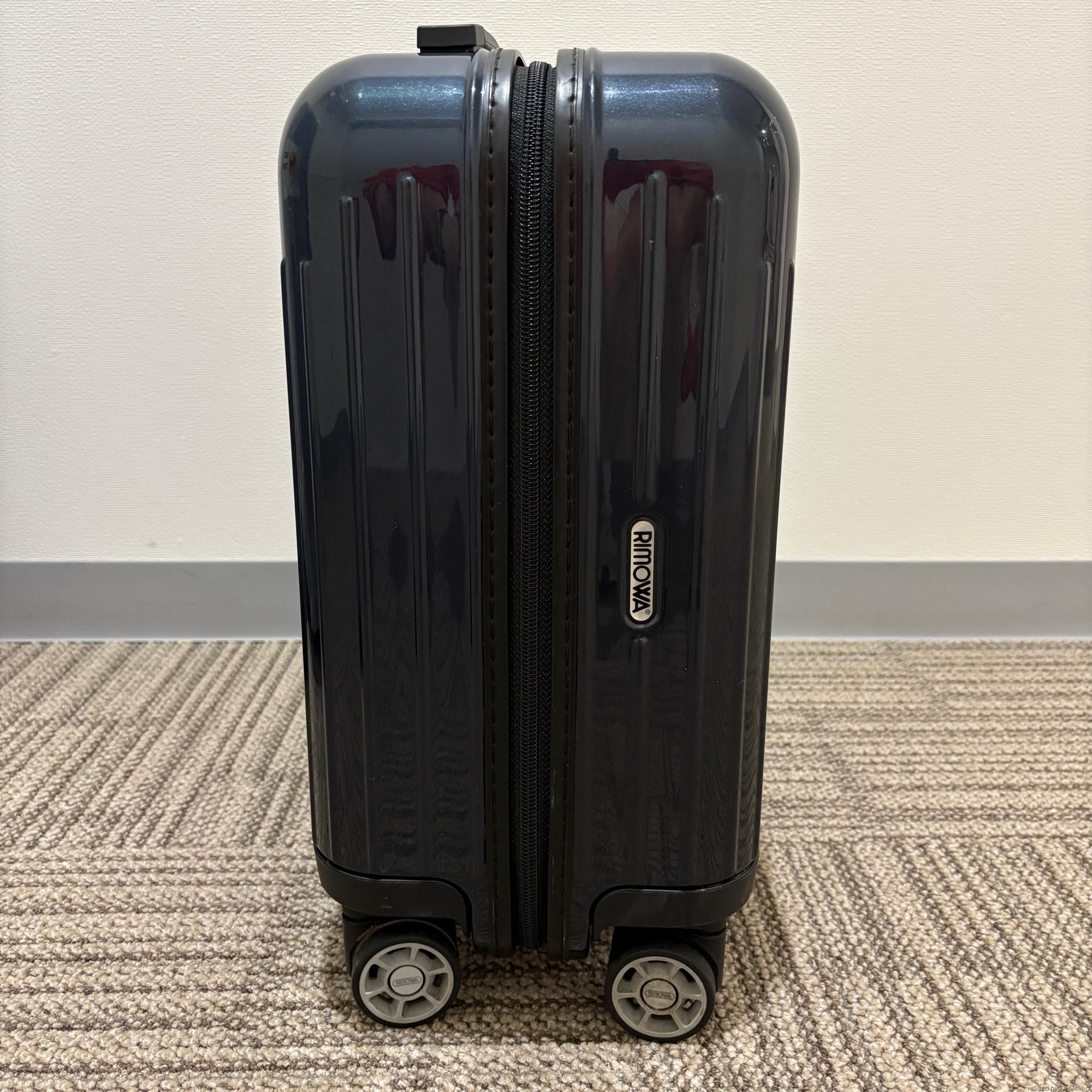 リモワ　サルサ エアー　820.42.25.4-3　中古美品　22リットル　4輪