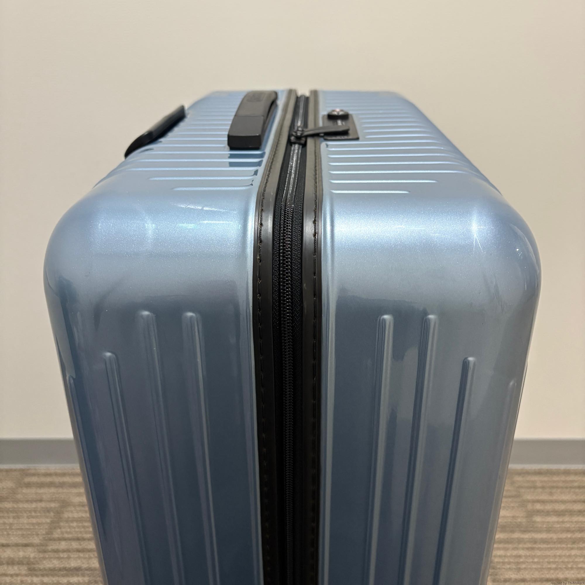 リモワ　サルサ エアー　820.77-3　105リットル　中古美品　4輪