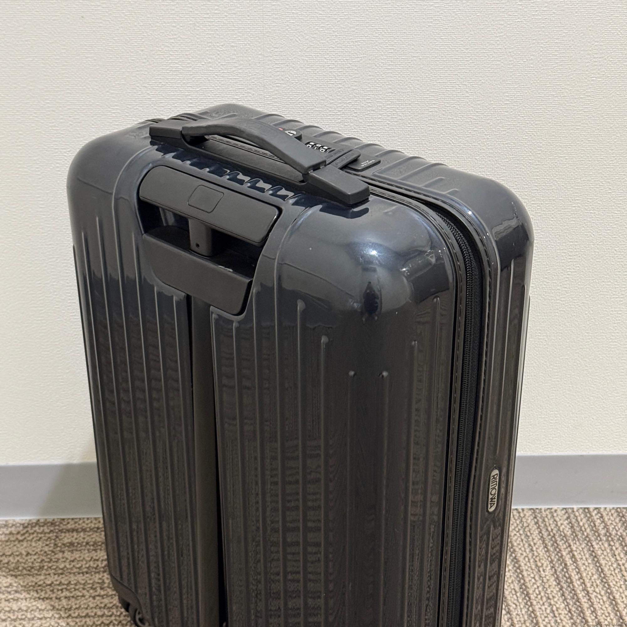 リモワ　サルサエアー　中古美品　825.52-3　33リットル　4輪