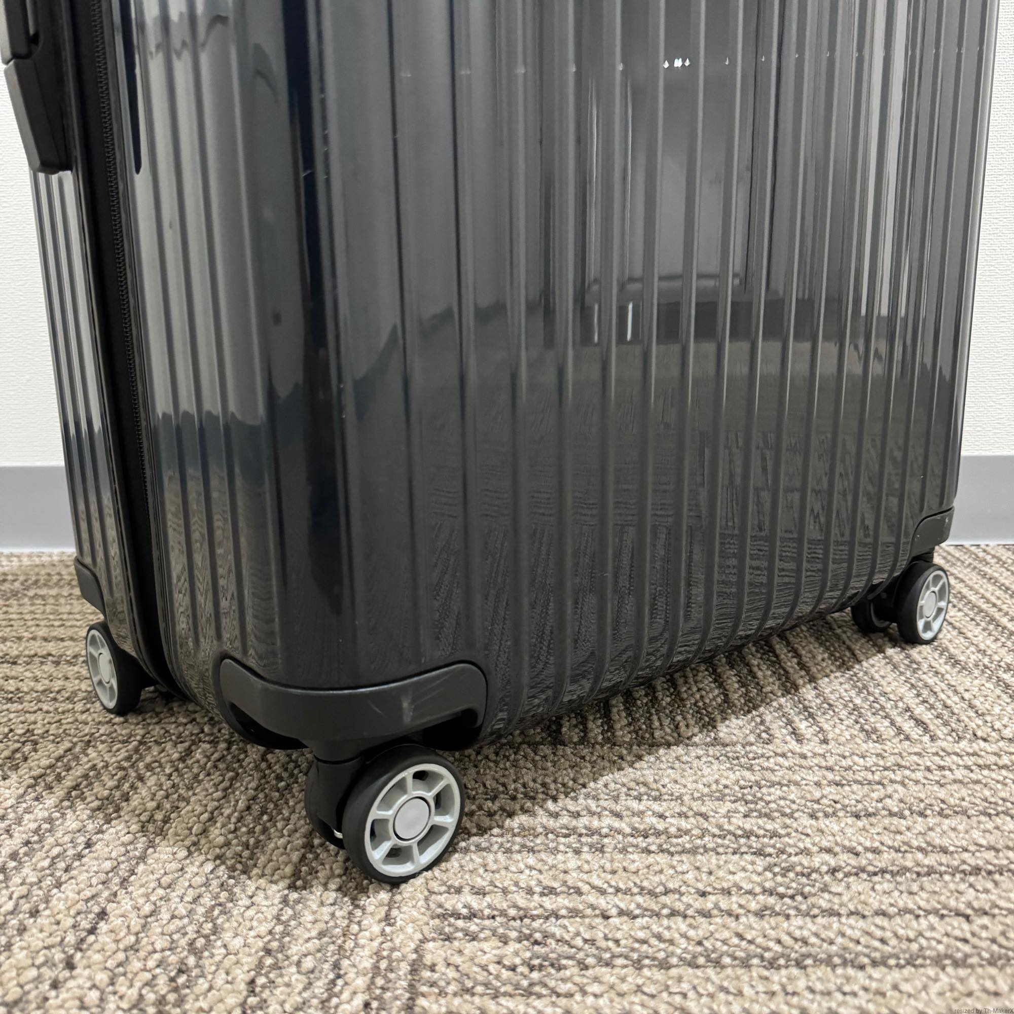リモワ　サルサエアー　825.70-3　80リットル　中古美品　4輪