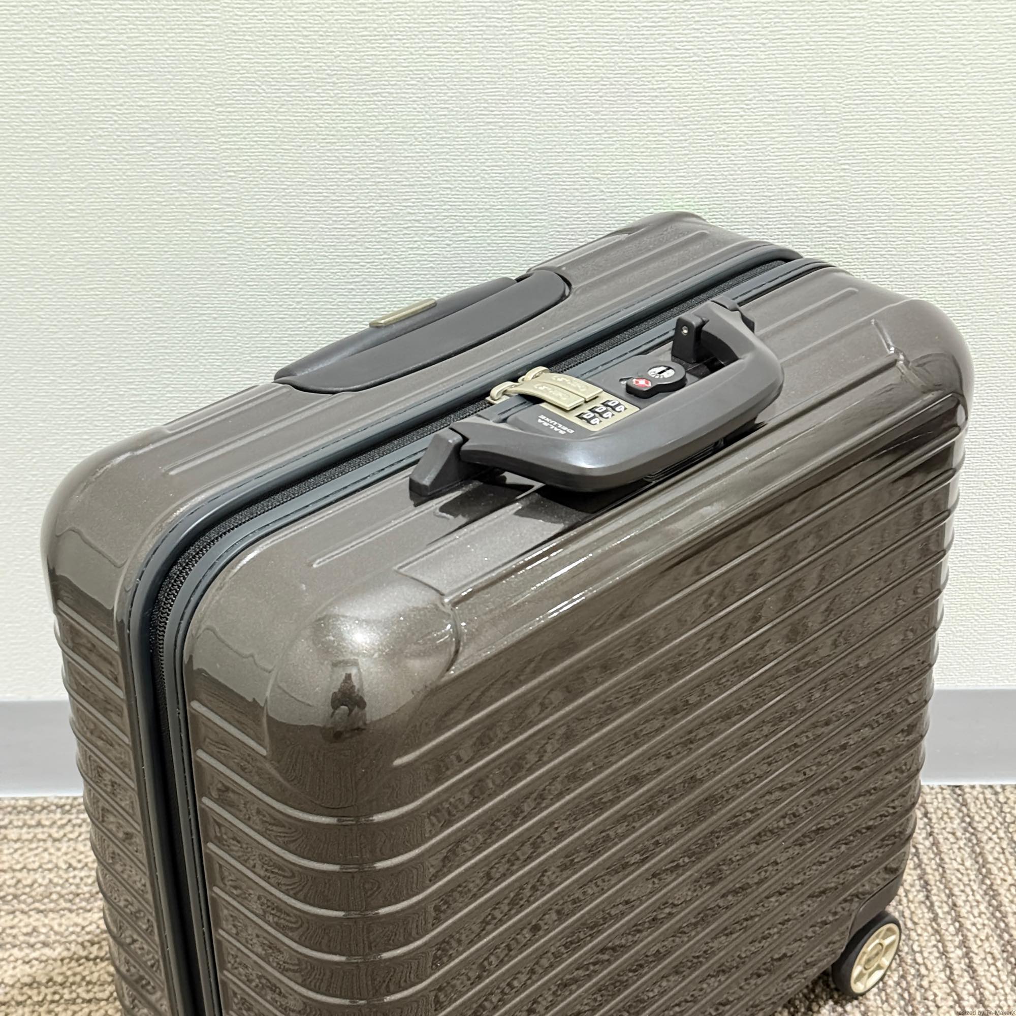 リモワ　サルサ デラックス　中古美品　830.40-3　29リットル　4輪