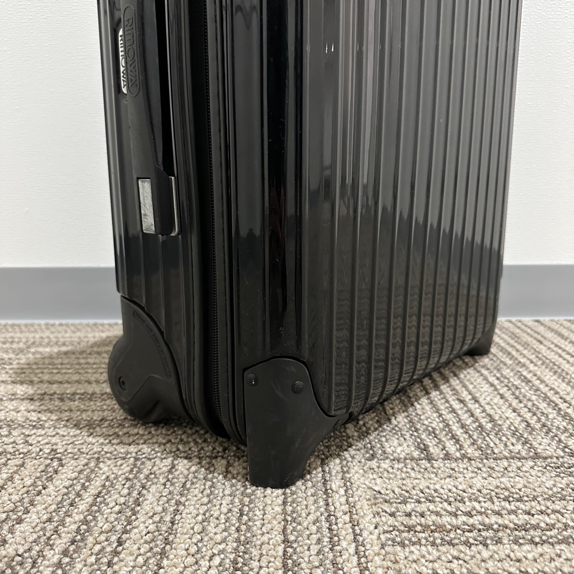 リモワ　サルサデラックス　850.52-3　33リットル　中古商品　2輪