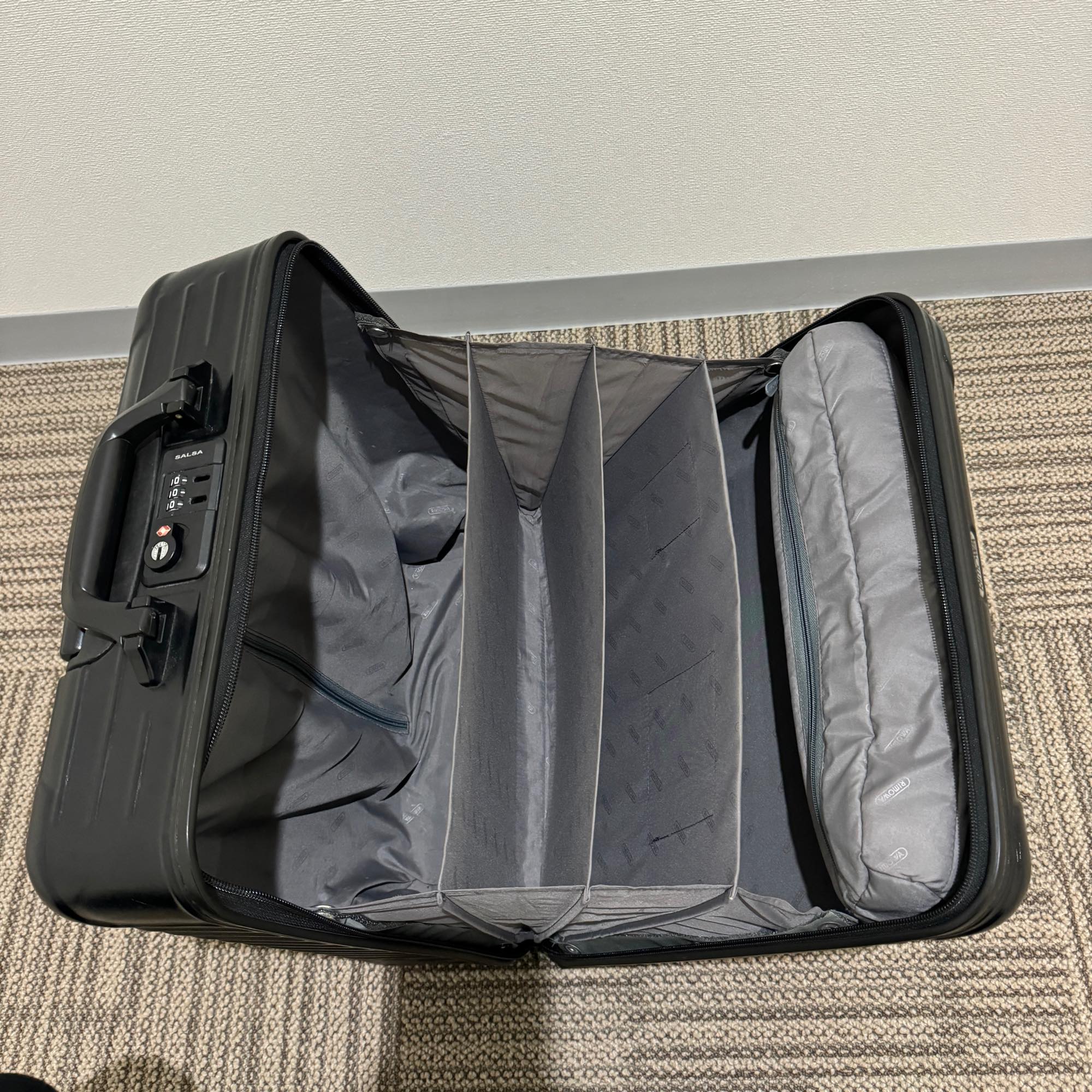 リモワ　サルサ　中古美品　851.40-3　23リットル　2輪