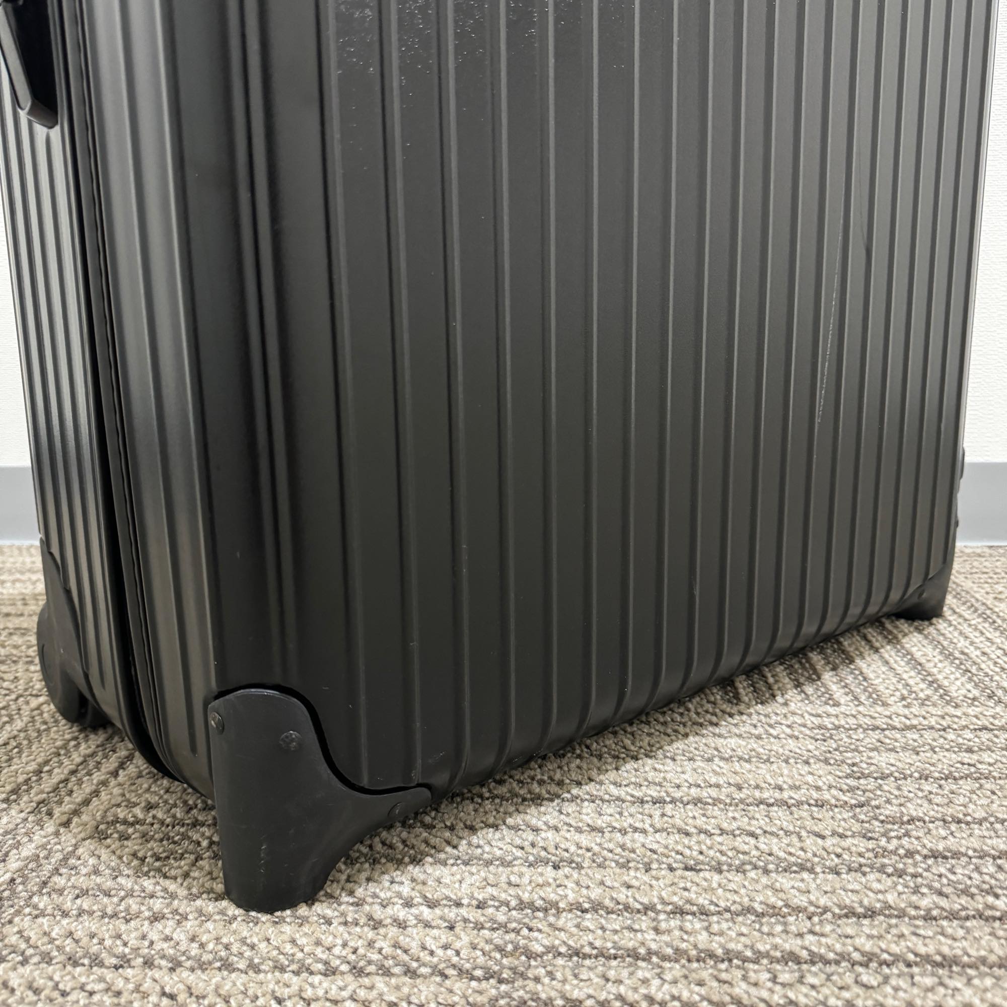 リモワ　サルサ　851.77-3　104リットル　中古商品　2輪
