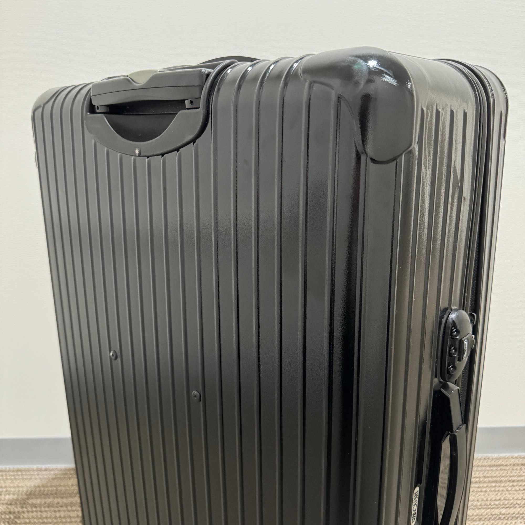 リモワ　サルサ　851.77-3　104リットル　中古商品　2輪