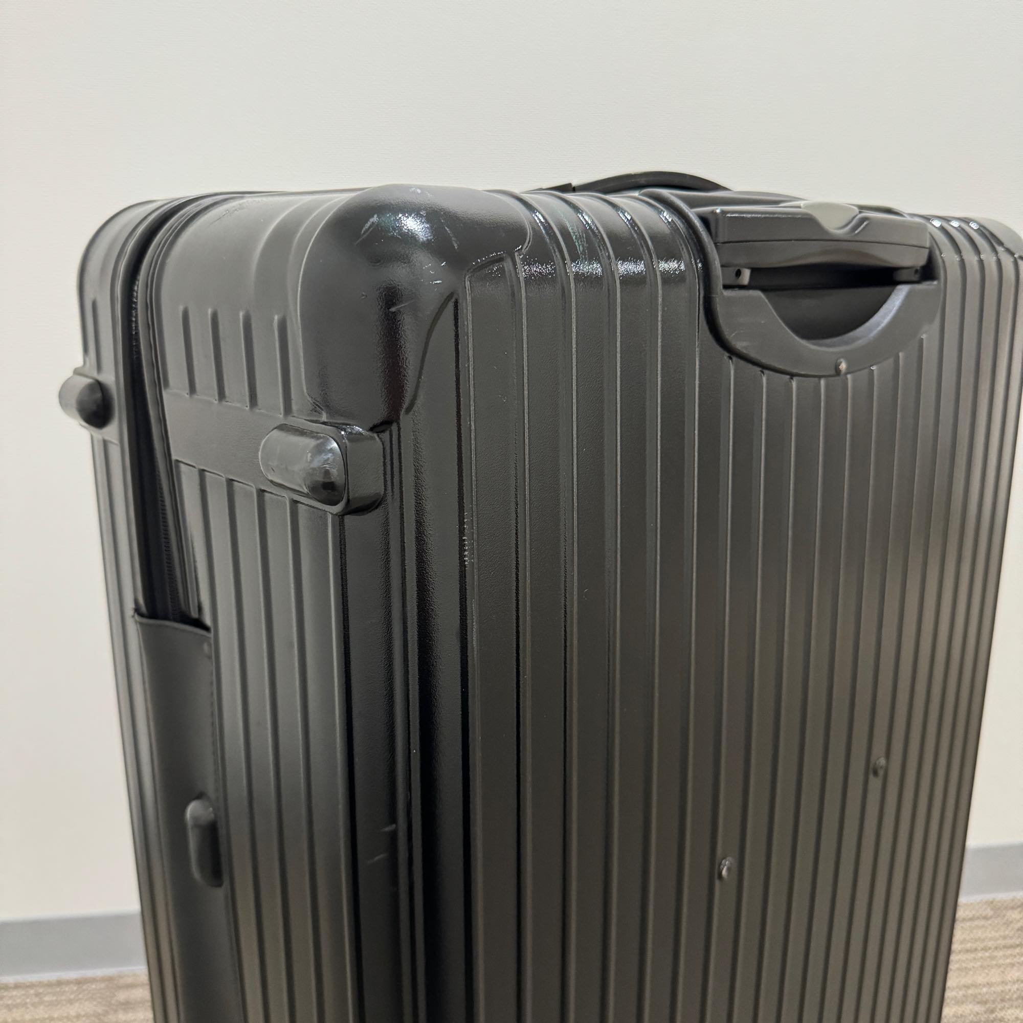 リモワ　サルサ　851.77-3　104リットル　中古商品　2輪