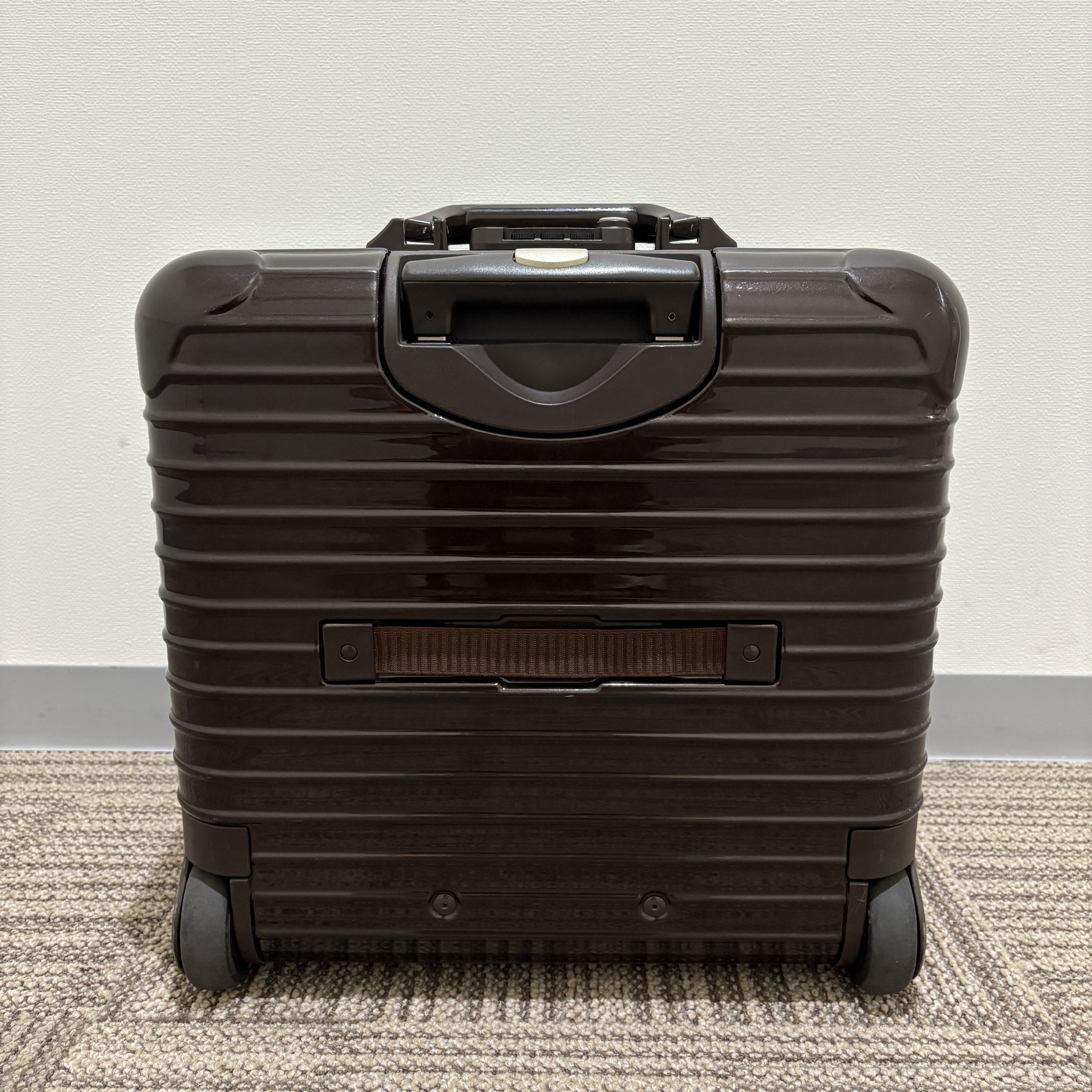 リモワ サルサデラックス 852.40-3 中古美品 25リットル 2輪 – リモワ