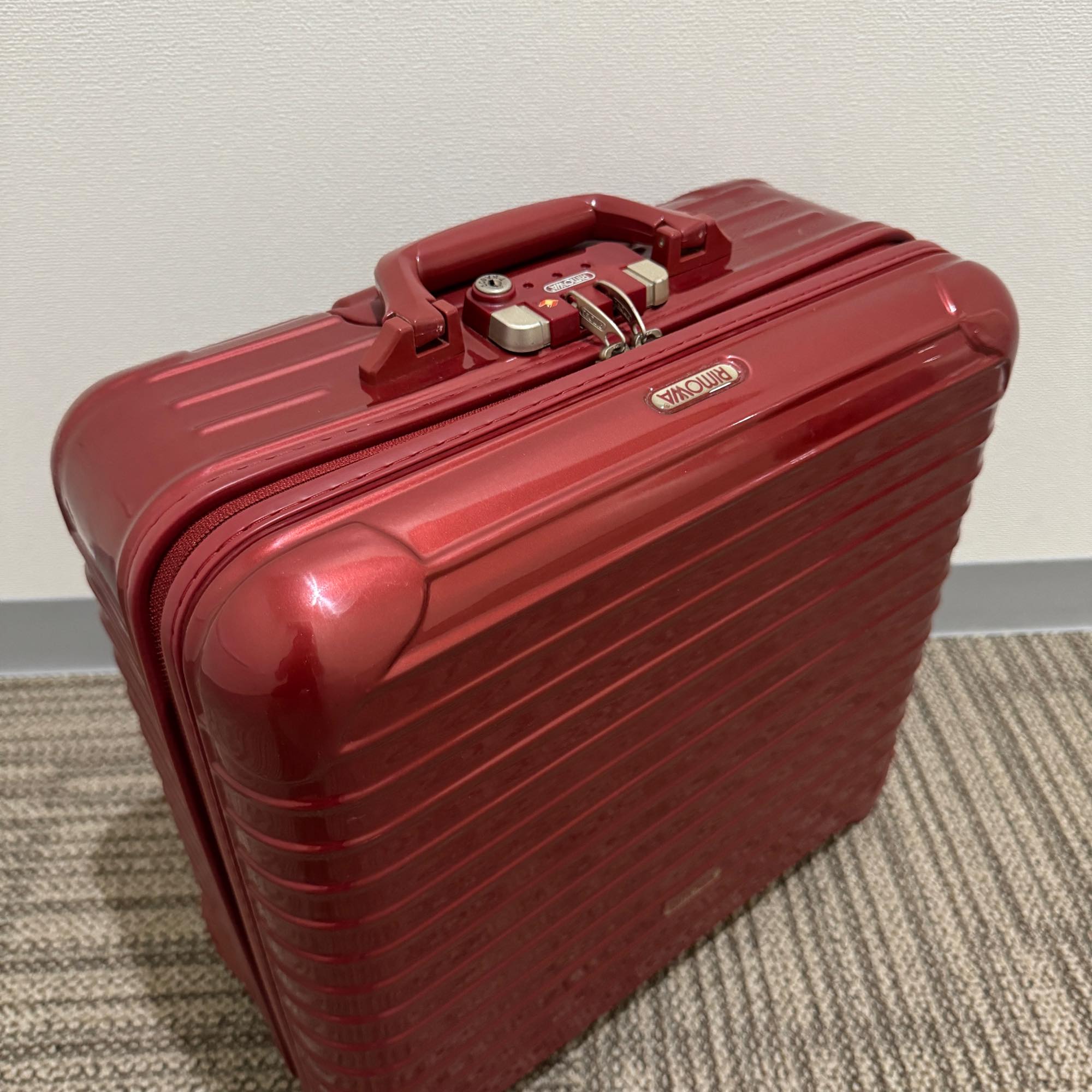 リモワ　サルサデラックス　U853.40-3　中古美品　25リットル　2輪