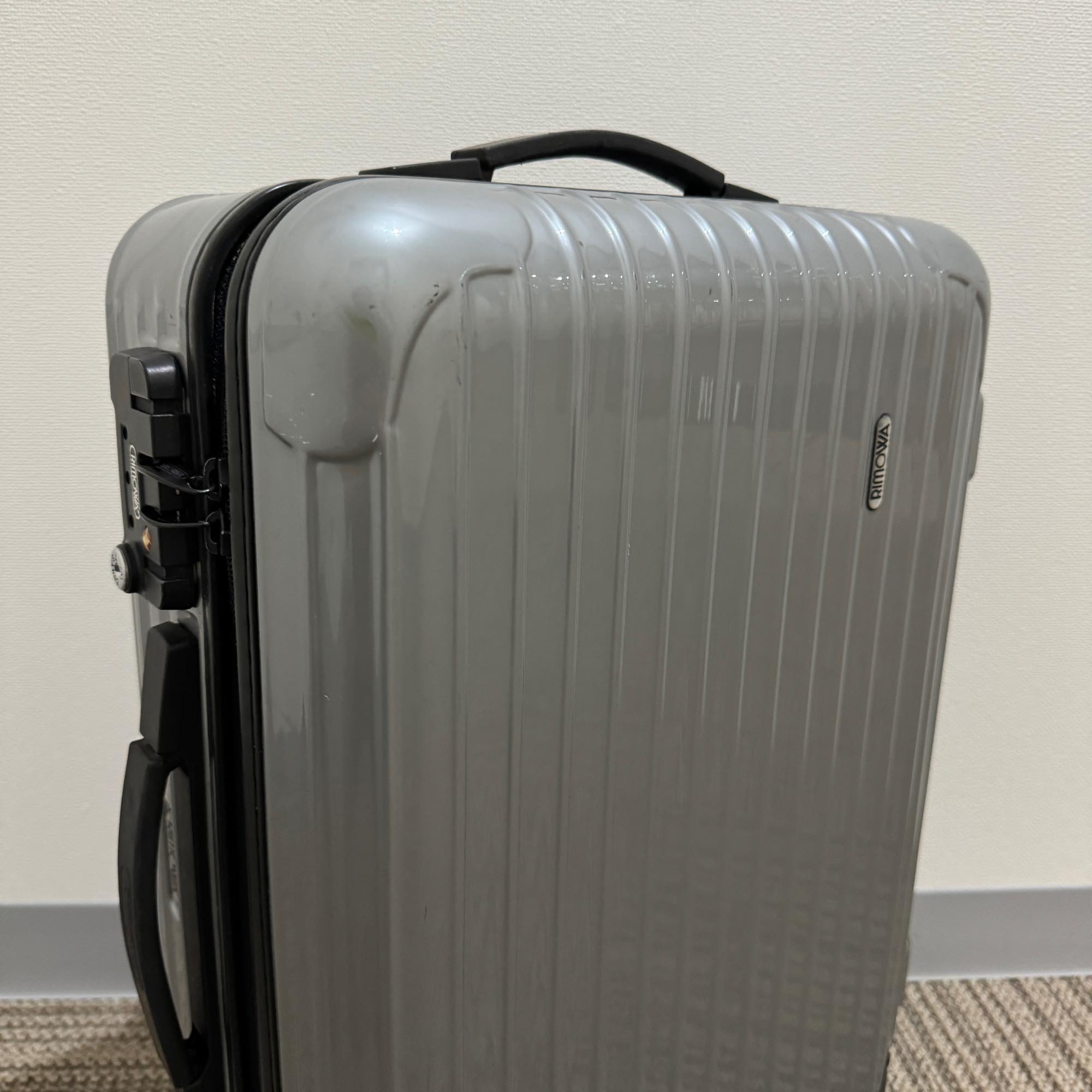 リモワ　サルサ　中古商品　856.52-3　35リットル　2輪