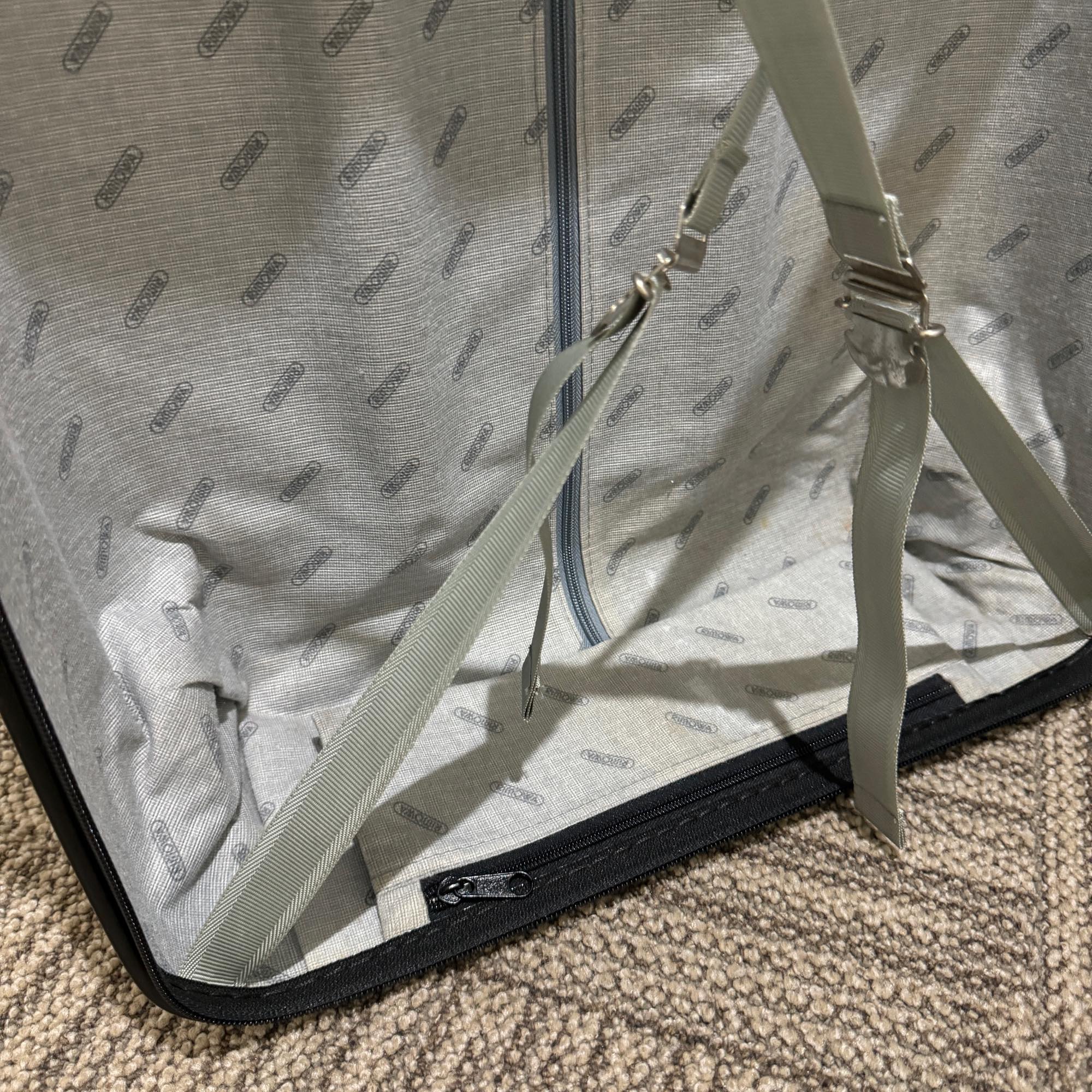 リモワ　サルサ　中古商品　856.63-3　63リットル　2輪