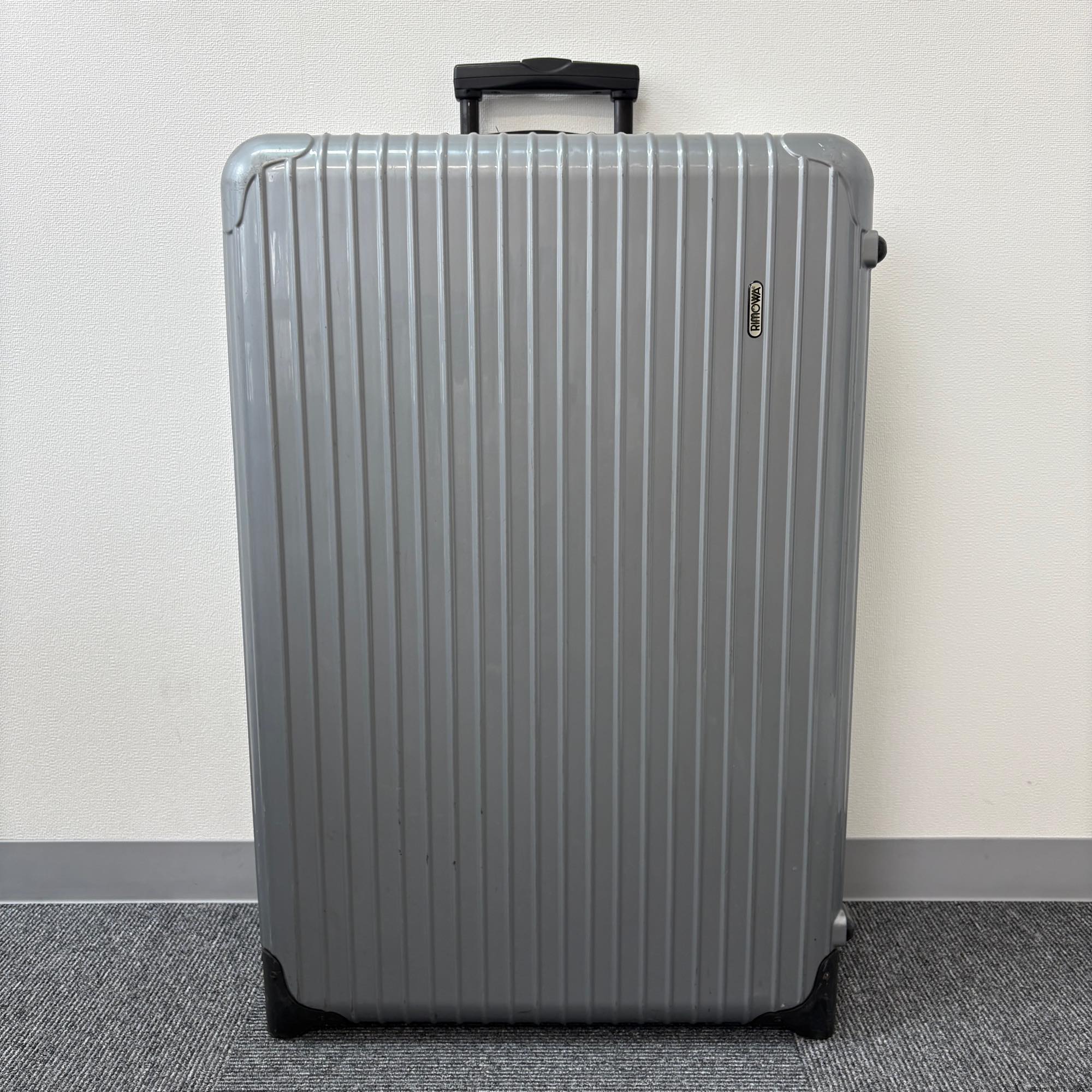 リモワ　サルサ(エッセンシャル)　中古商品　856.77－3　104リットル　2輪