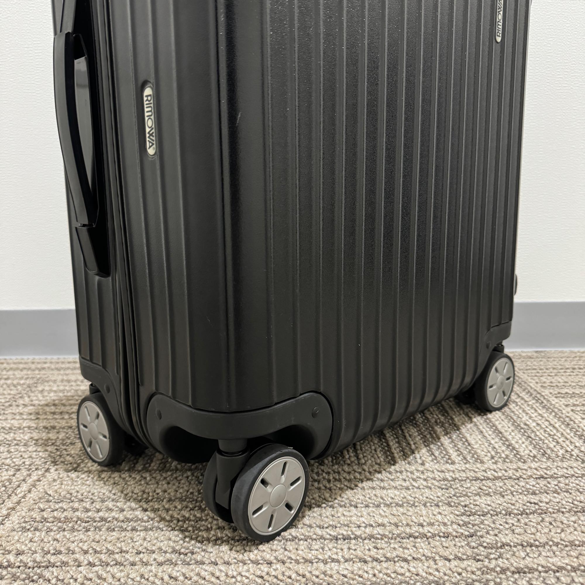 リモワ サルサ U871.56-3 48リットル 中古美品 4輪 – リモワ(RIMOWA