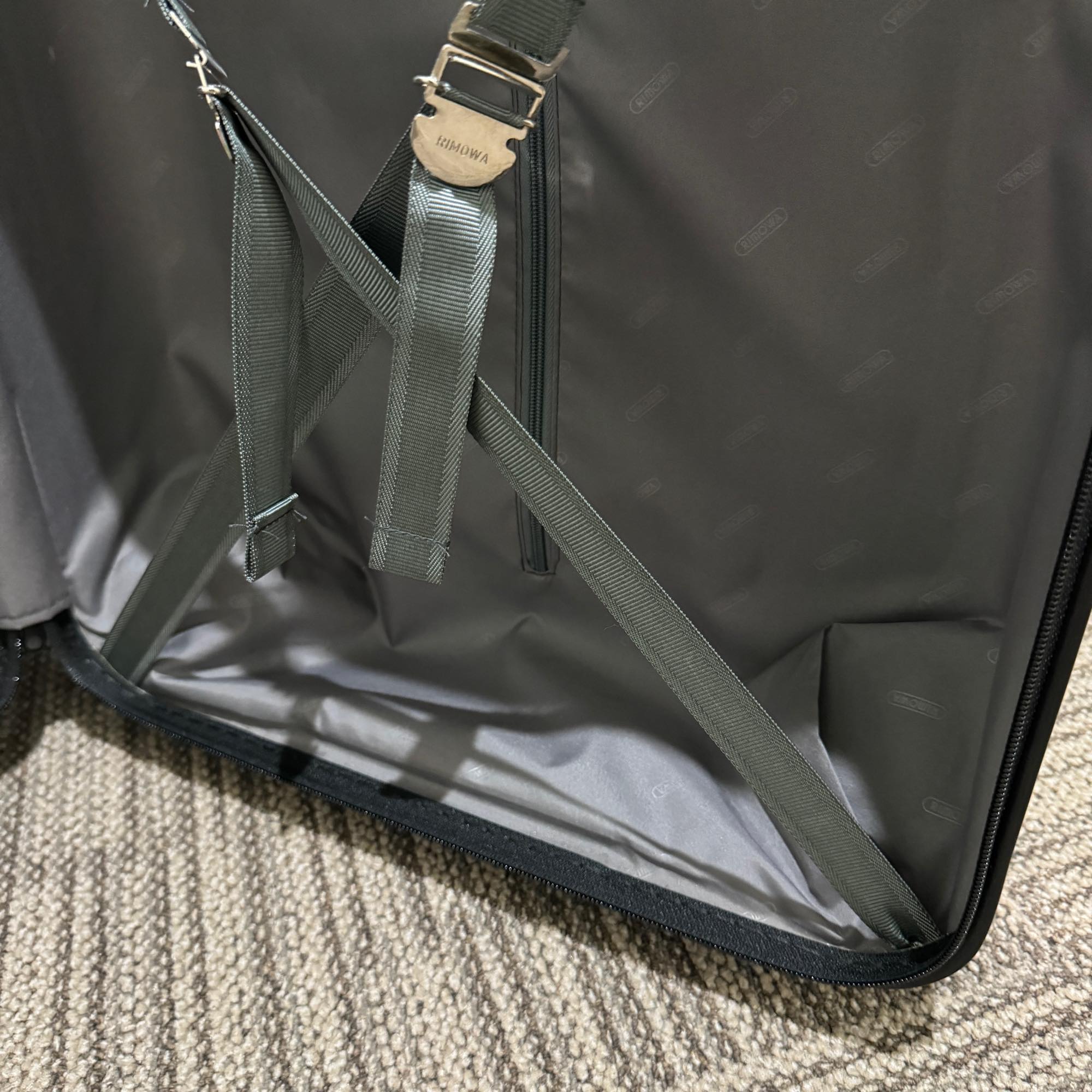 リモワ サルサ U871.56-3 48リットル 中古美品 4輪 – リモワ(RIMOWA