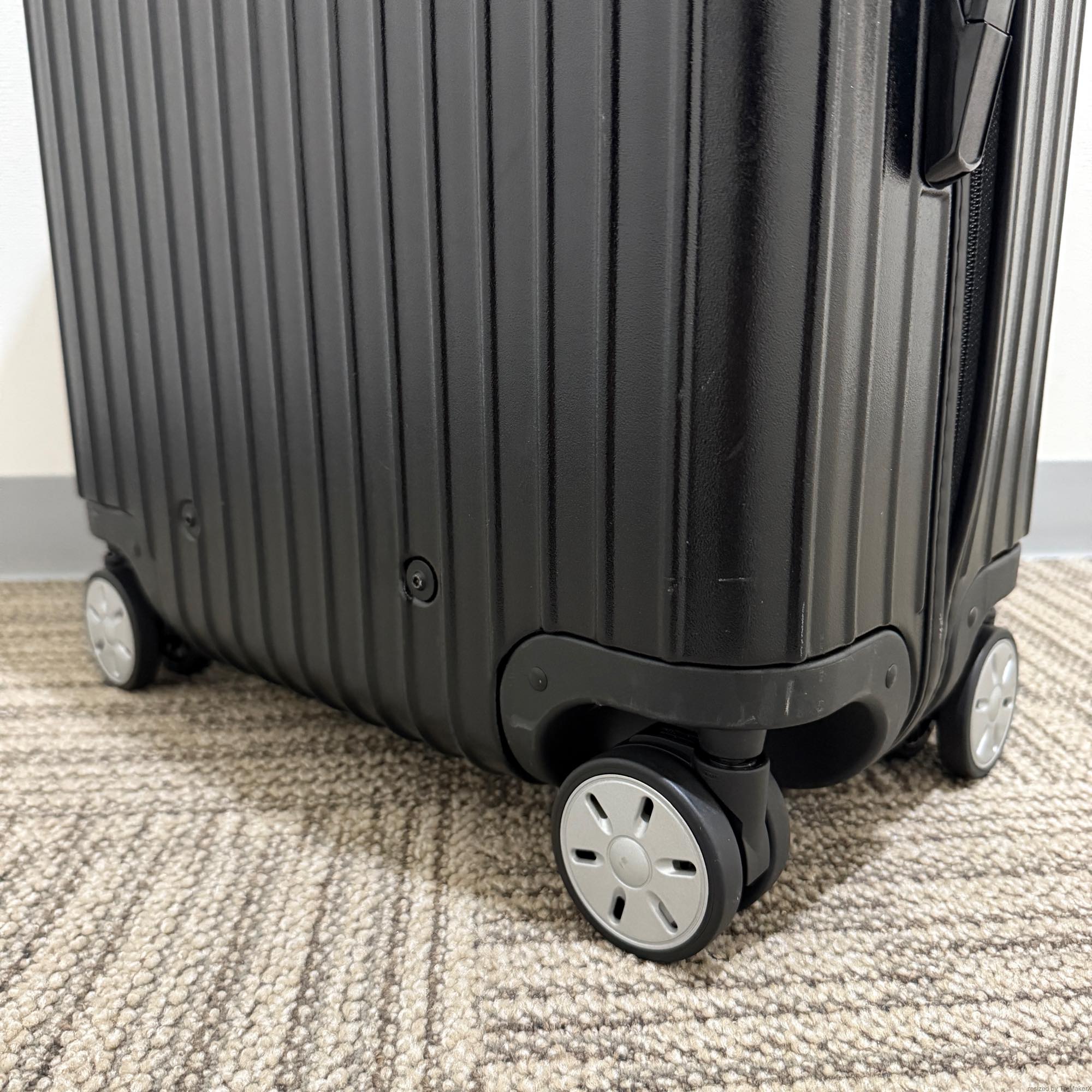リモワ　サルサ　中古美品　871.63-3　63リットル　4輪
