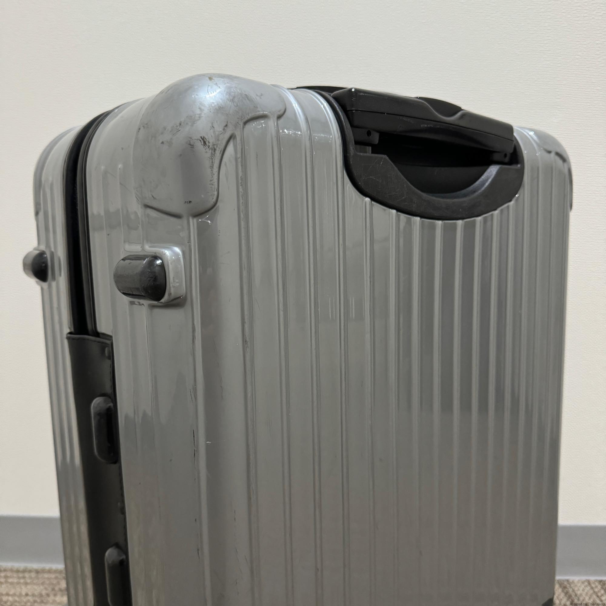 リモワ　サルサ　876.56-3　48リットル　中古商品　4輪