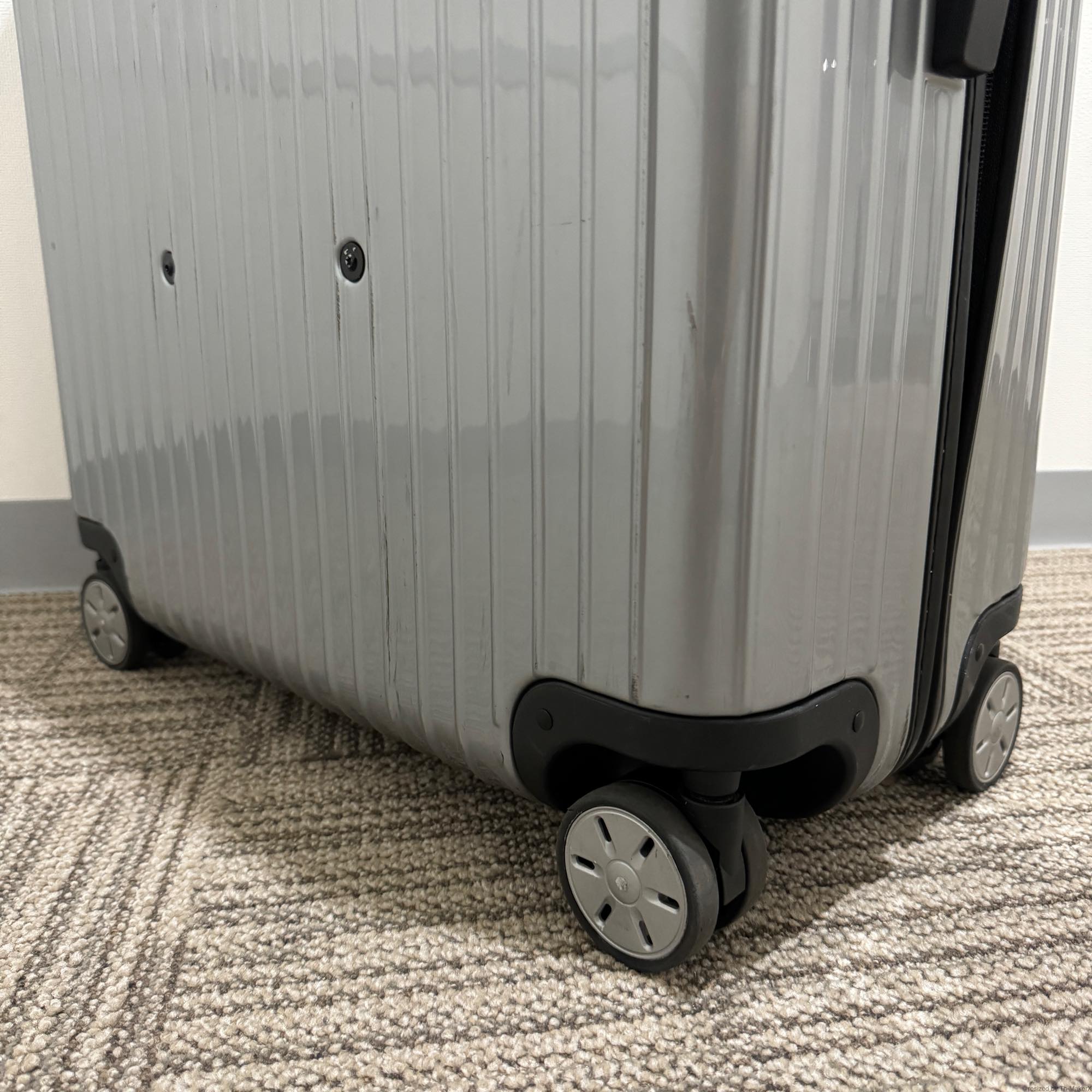 リモワ　サルサ　876.77-3　107リットル　中古商品　4輪