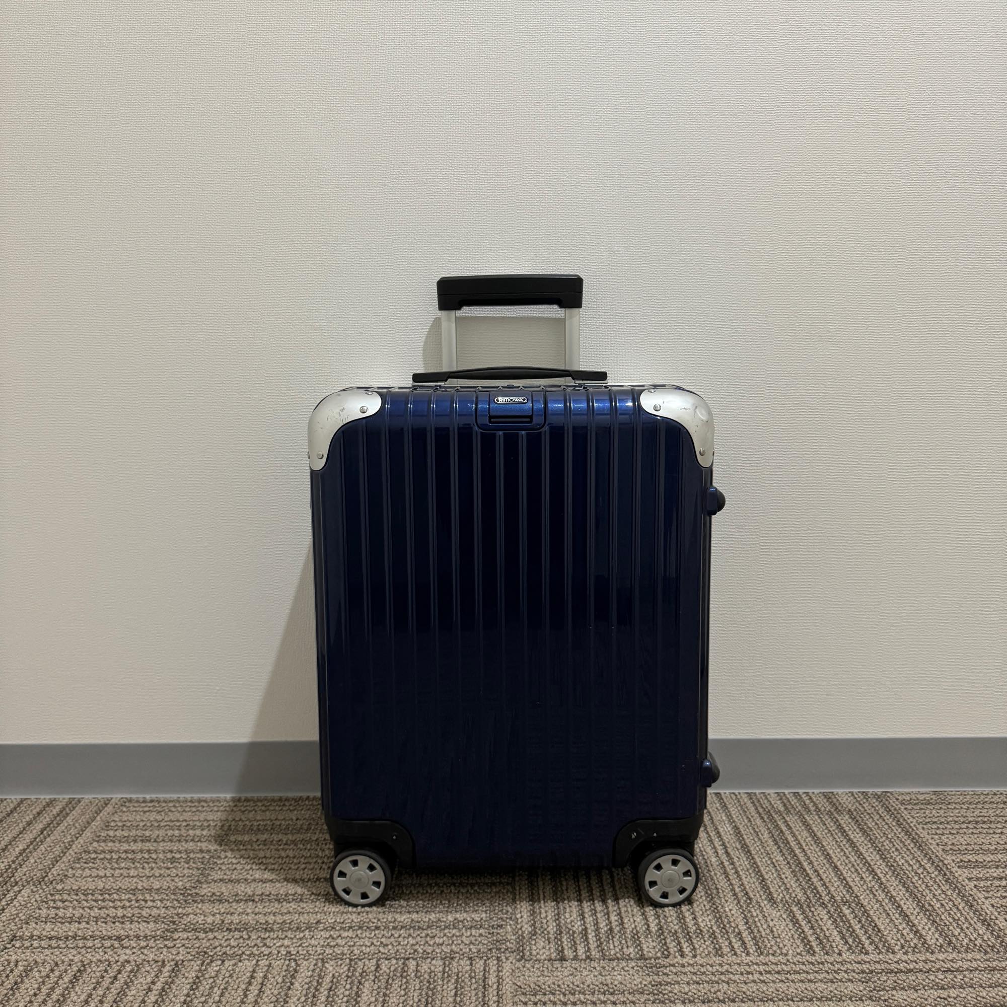 リモワ　リンボ　891.56-3　中古美品　49リットル　4輪