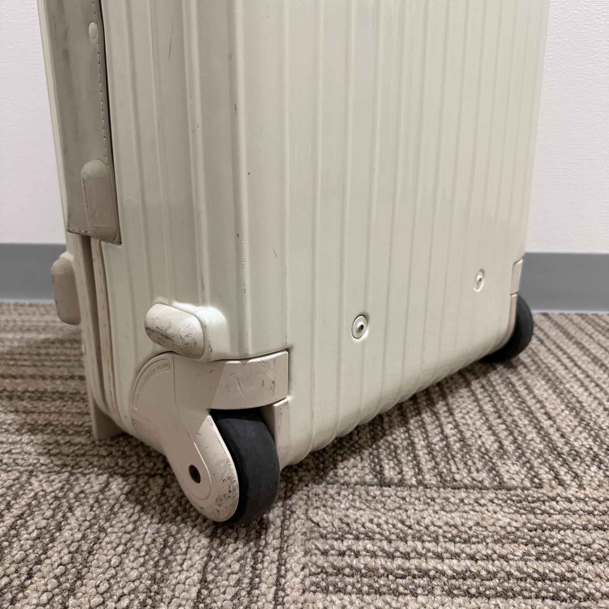 リモワ　ユナイテッドアローズ限定　サルサ　895.46-2　中古美品　32リットル　2輪