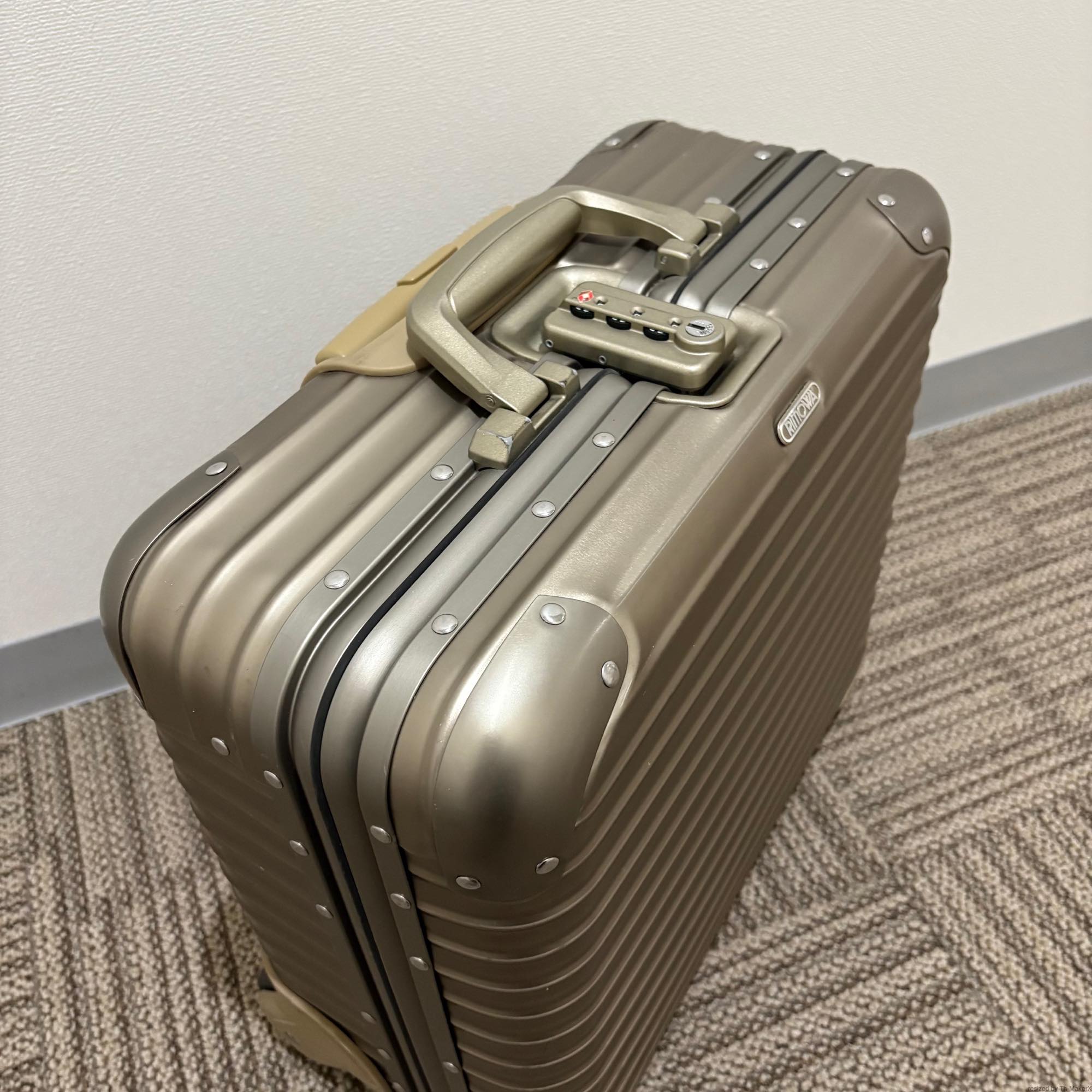 リモワ　トパーズ チタニウム　920.40.03.2-3　中古美品　28リットル　2輪
