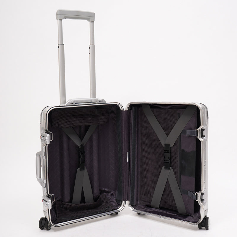 ルフトハンザ　リモワ　アルミニウム　中古商品　32リットル　4輪