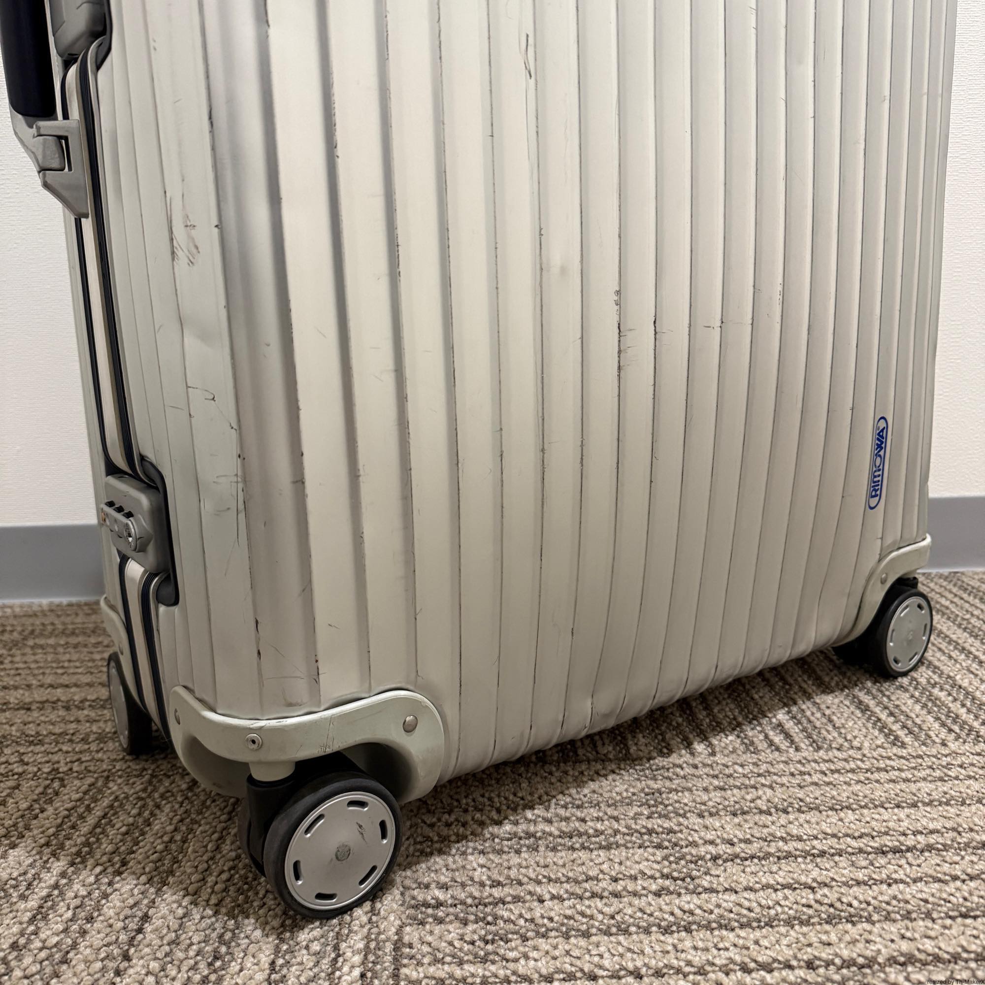 リモワ　シルバーインテグラル　中古商品　U923.77-3　104リットル　4輪