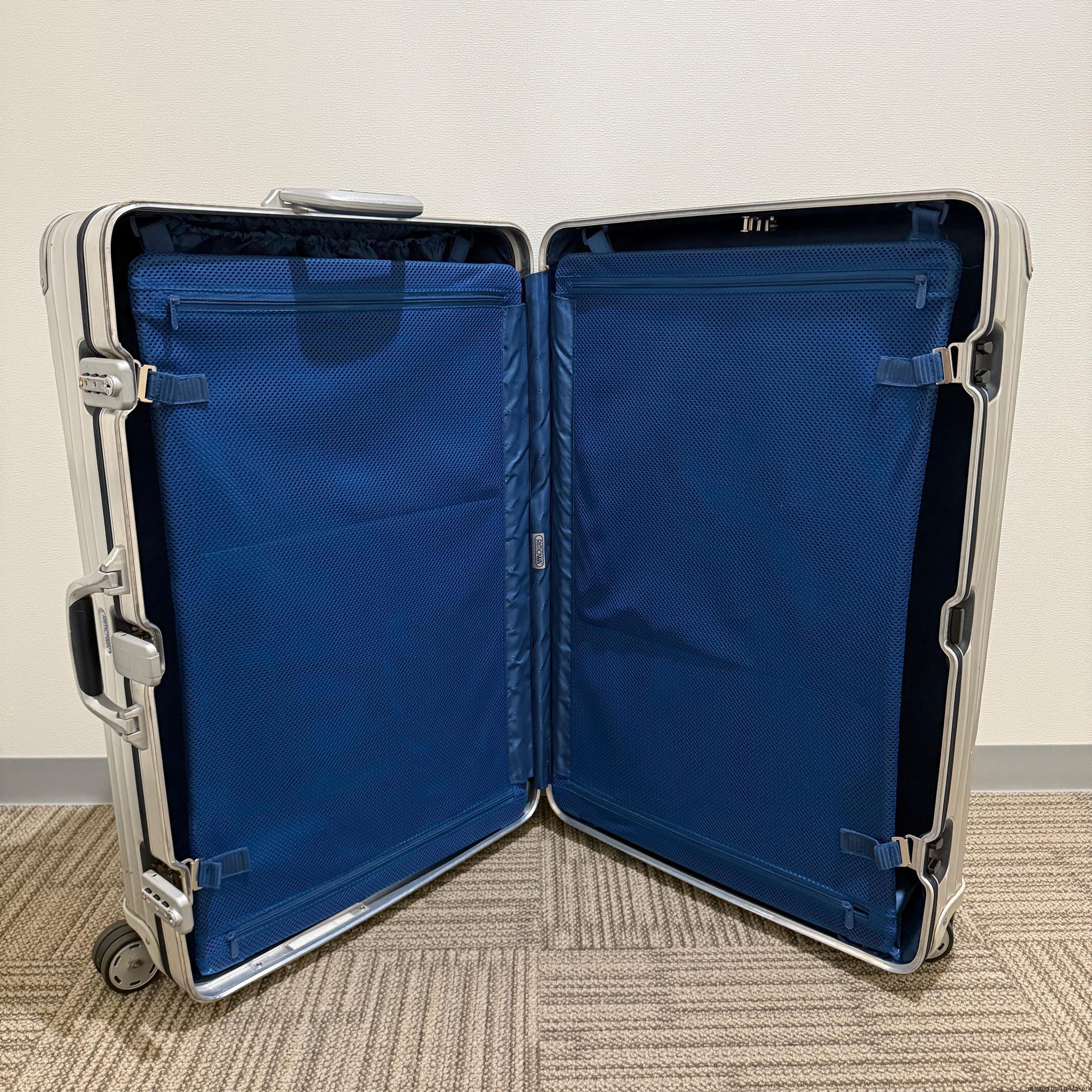 リモワ　シルバーインテグラル　中古商品　U923.77-3　104リットル　4輪