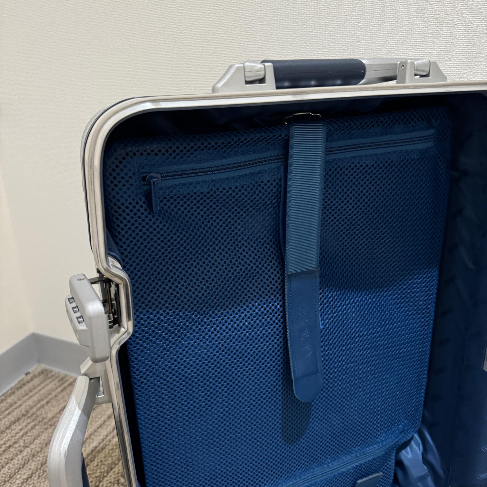 リモワ シルバーインテグラル 925.52-3 35リットル 中古美品 2輪