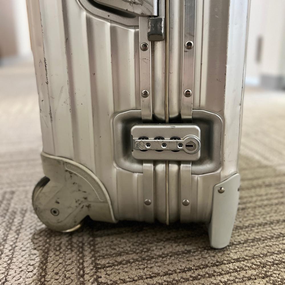 リモワ　トパーズ　中古商品　U930.63-3　63リットル　2輪