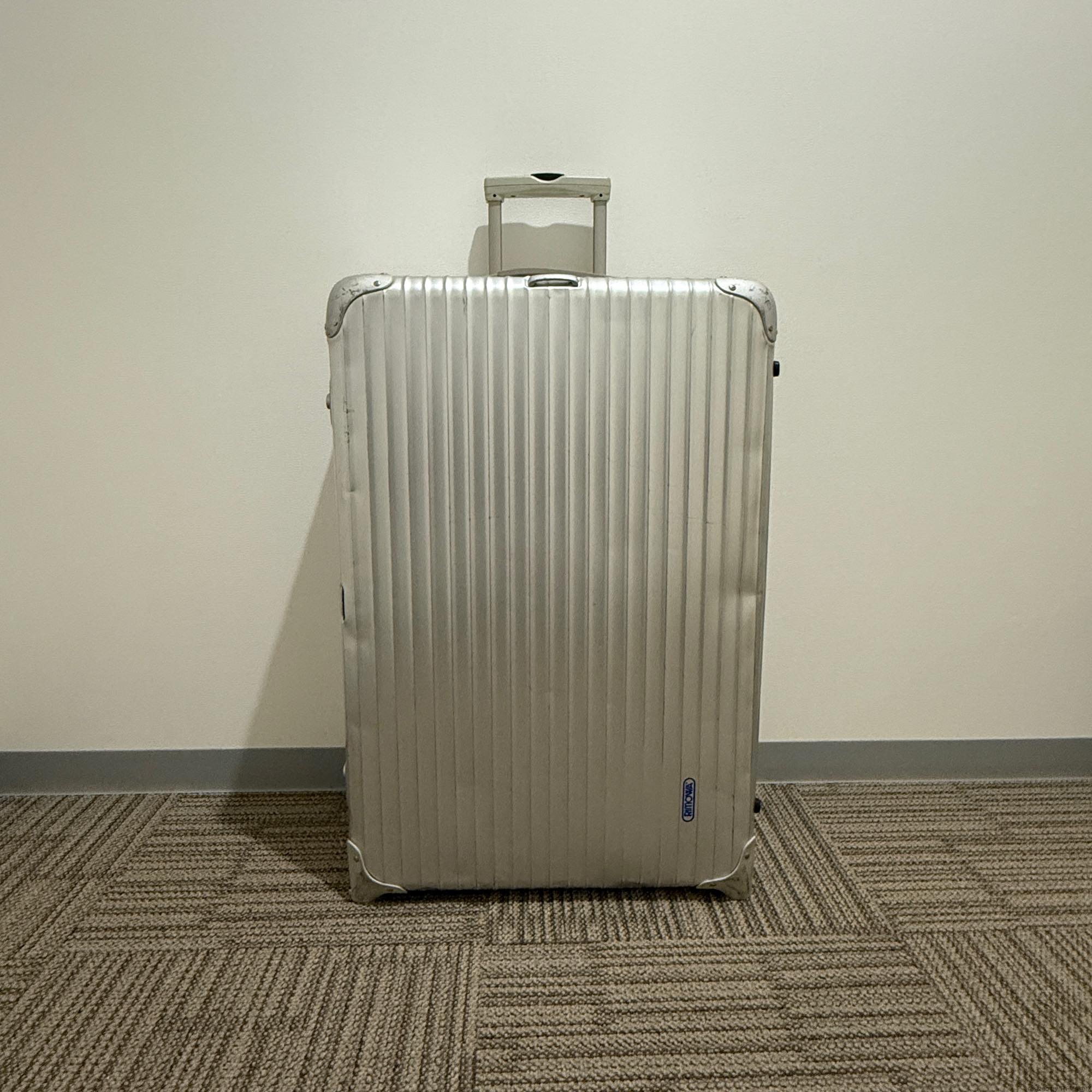 リモワ　トパーズ　中古商品　930.77-3　104リットル　2輪