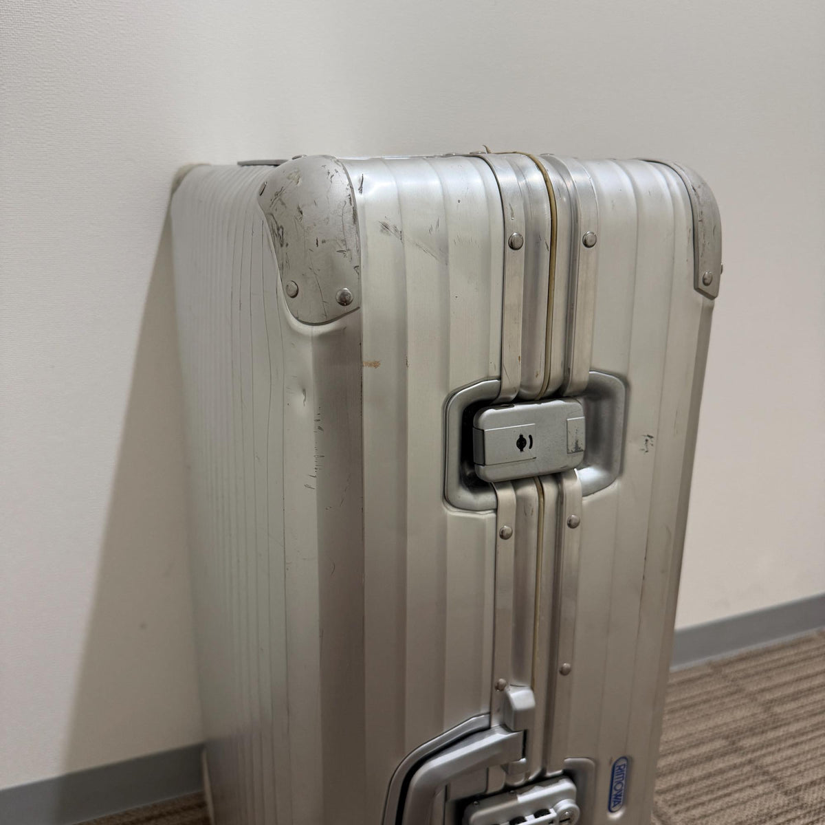 リモワ　トパーズ　中古美品　931.77-3　104リットル　4輪
