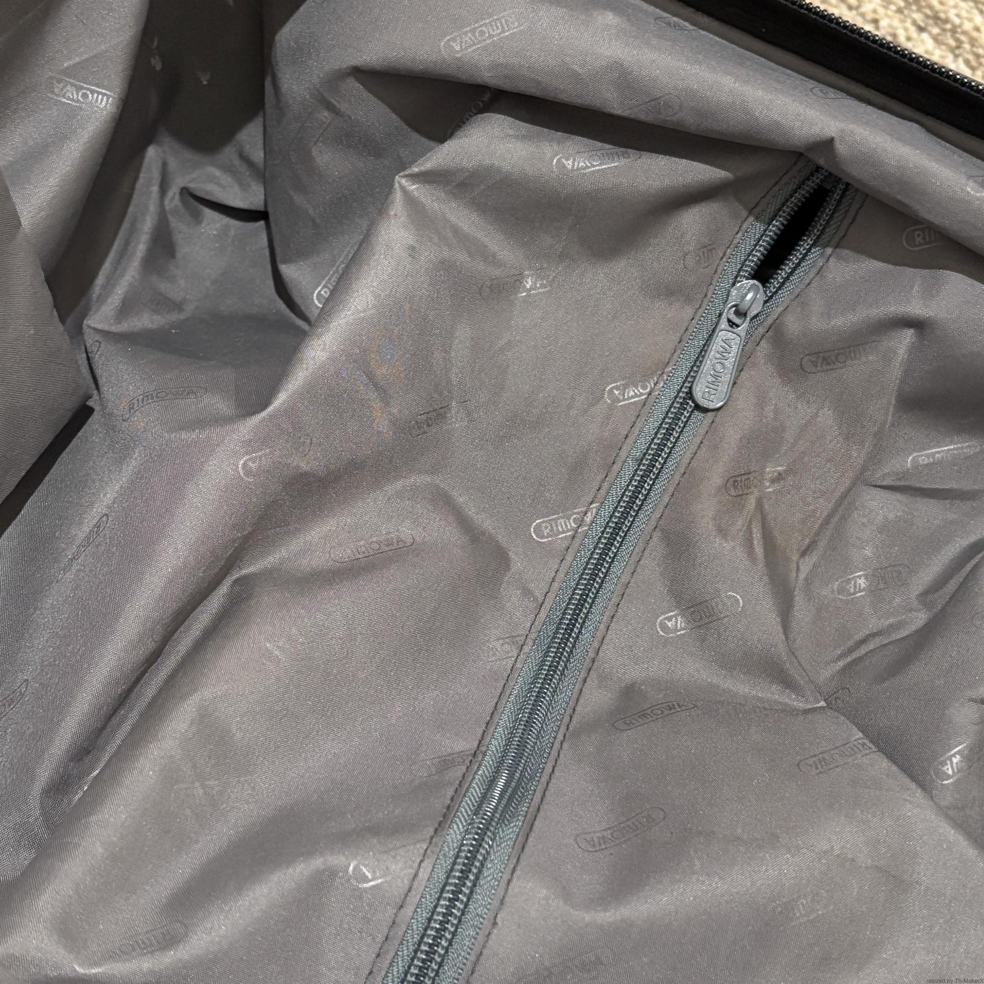 リモワ　エッセンシャル(サルサ)　851.52-33　32リットル　中古商品　2輪