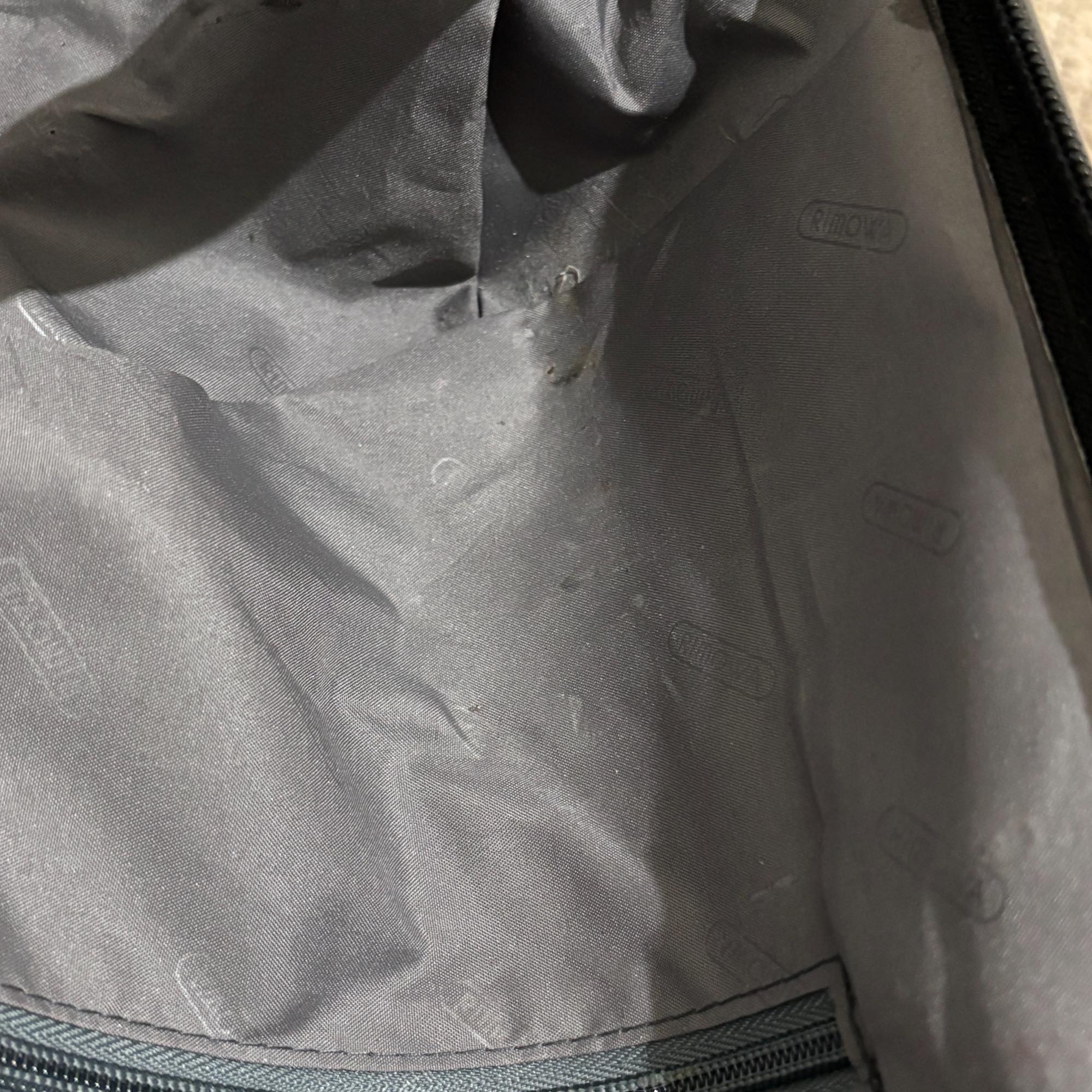 リモワ　エッセンシャル(サルサ)　851.52-35　32リットル　中古商品　2輪