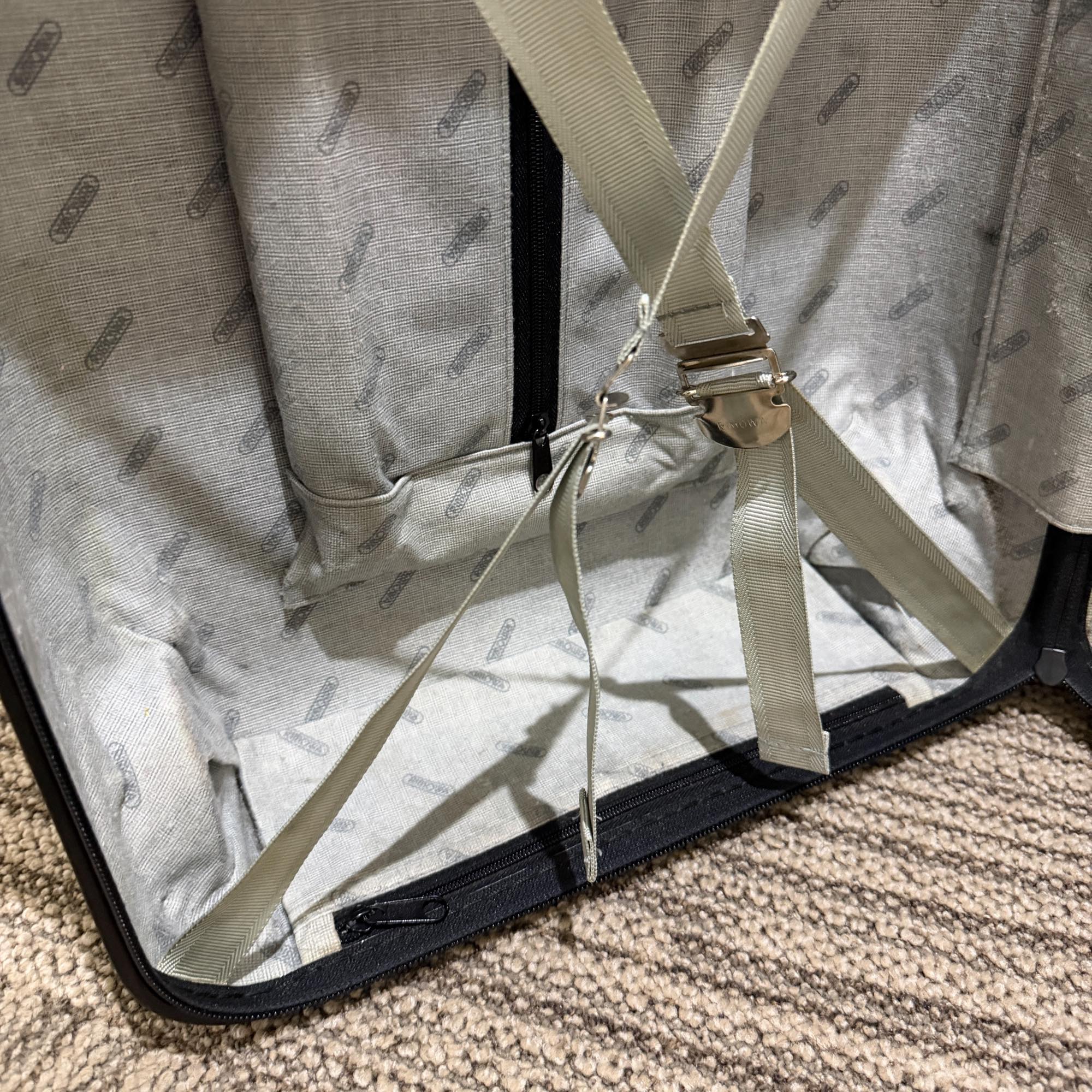 リモワ　エッセンシャル(サルサ)　851.52-36　32リットル　中古美品　2輪
