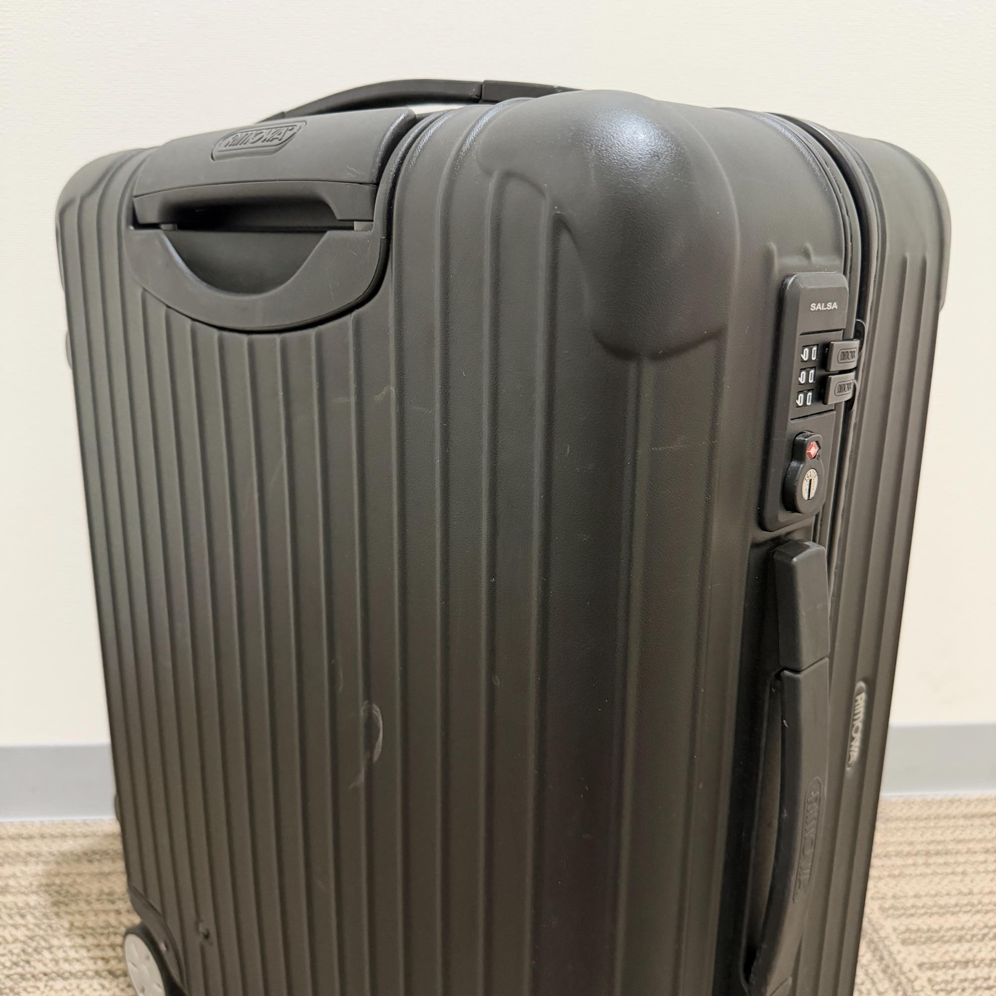 リモワ　サルサ(エッセンシャル)　810.56-4　47リットル　中古商品　4輪