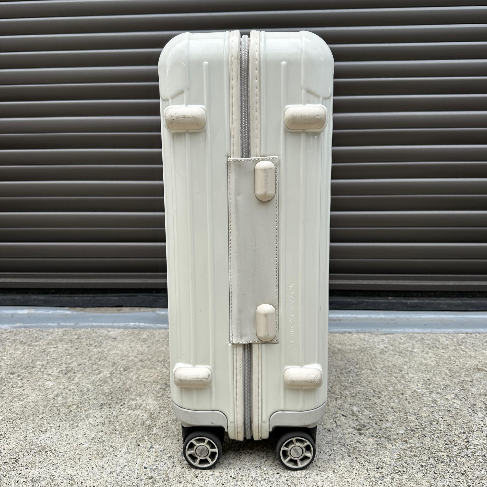 リモワ　ユナイテッドアローズ限定　サルサ　810.90-4　中古商品　32リットル　4輪
