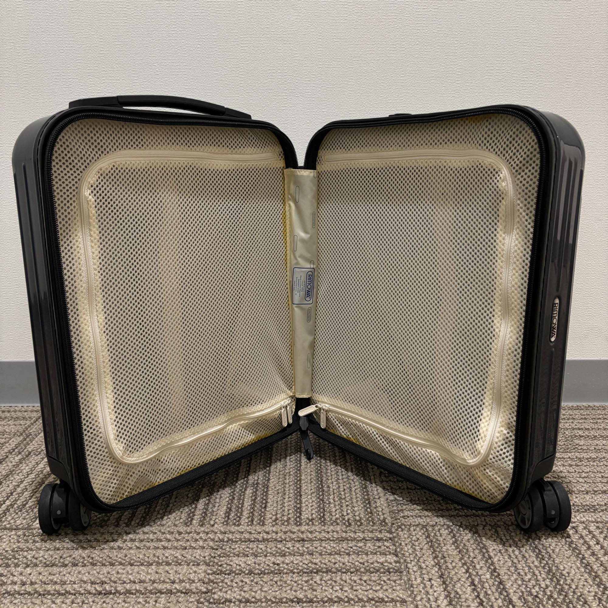 【希少モデル】リモワ　エッセンシャルライト(サルサ エアー キッズ)　820.42.25.4-4　中古美品　22リットル　4輪