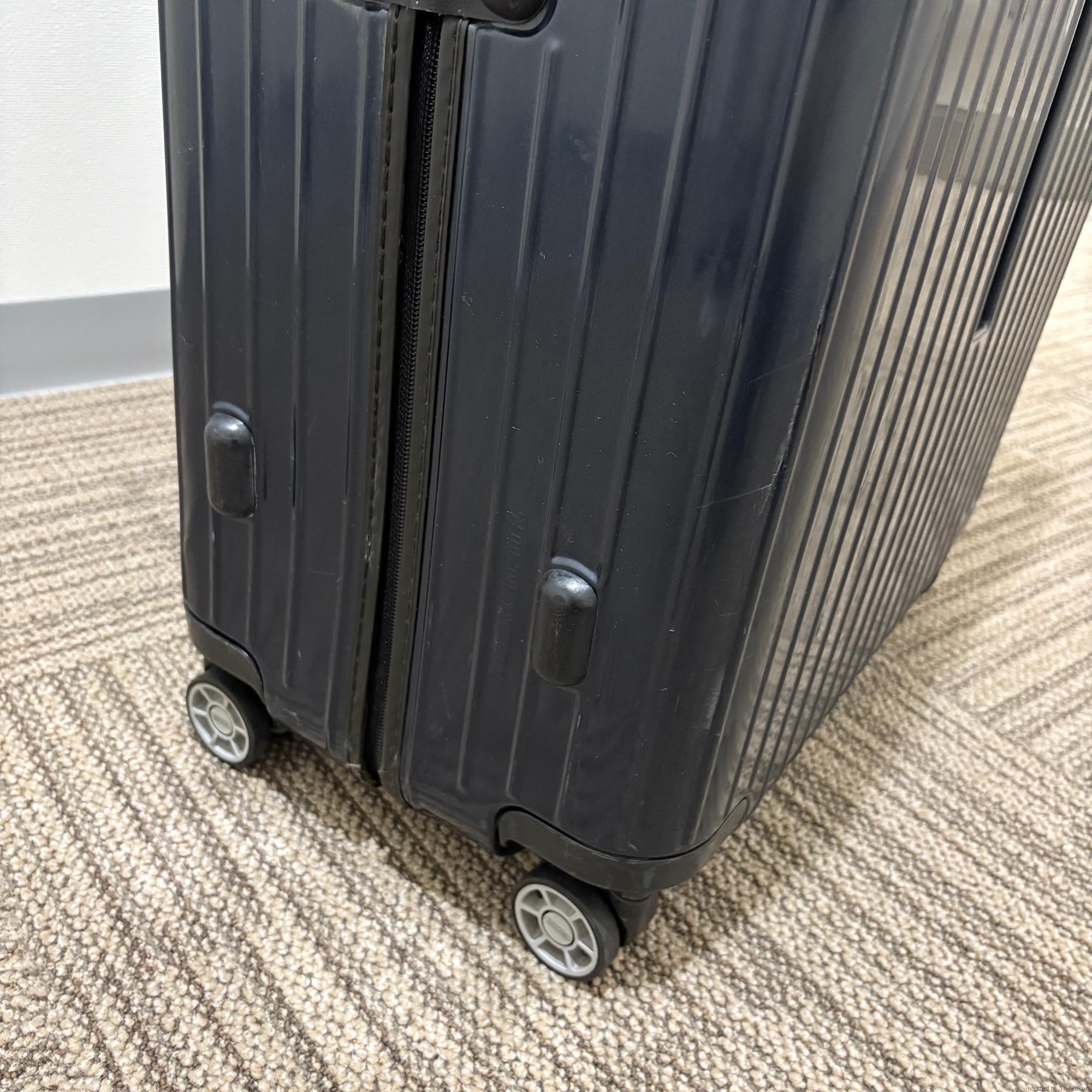 リモワ　サルサ エアー　820.70.25.4-4　中古美品　80リットル　4輪