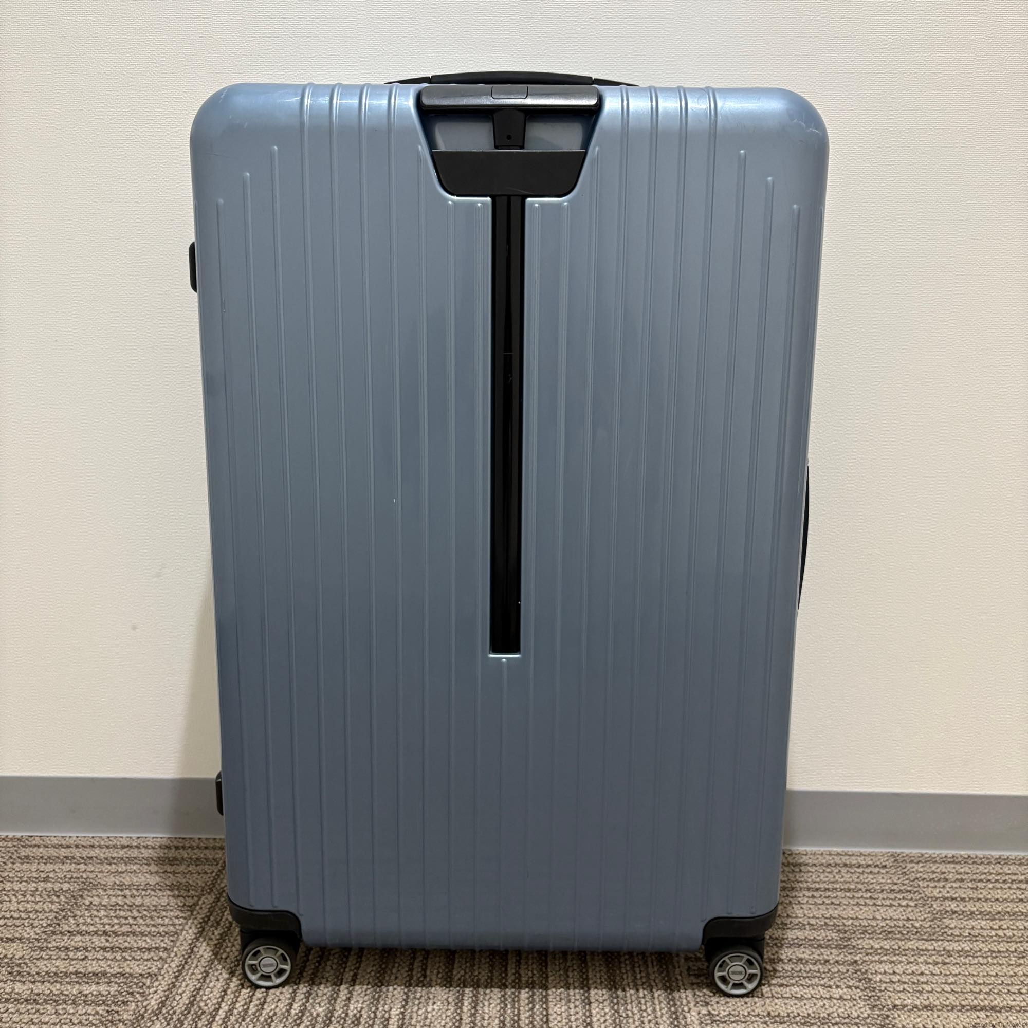 リモワ　サルサ エアー　820.77-４　105リットル　中古美品　4輪