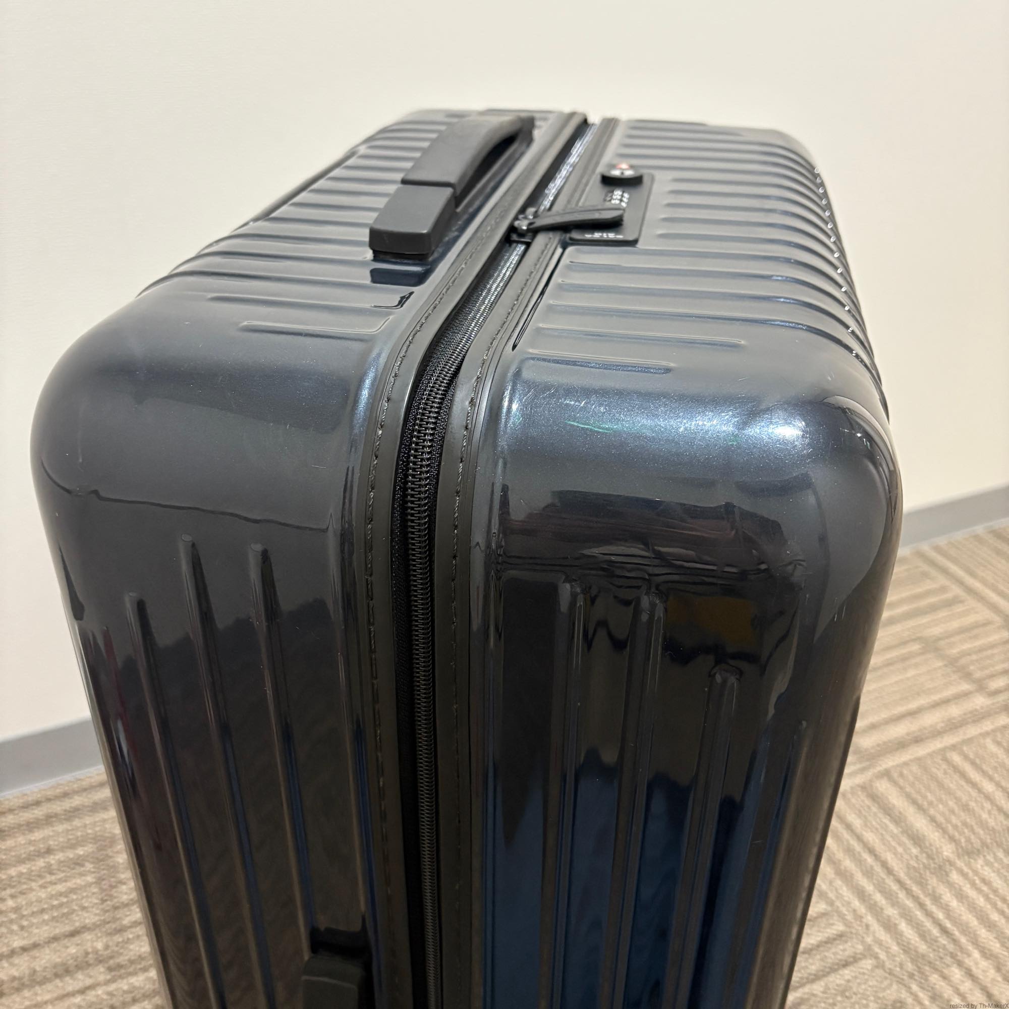 リモワ　サルサエアー　825.70-4　80リットル　中古美品　4輪