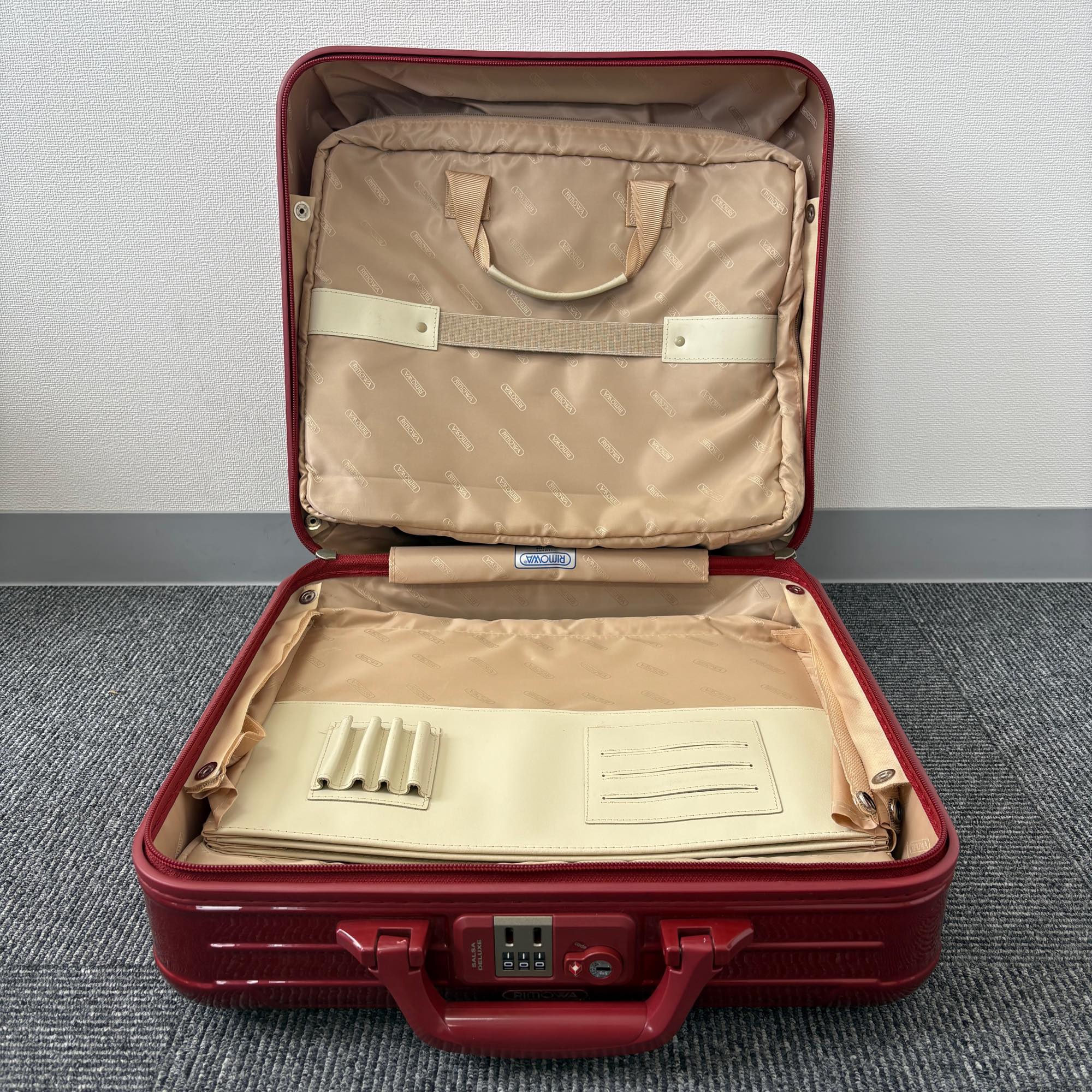リモワ　サルサ デラックス　830.40-4　29リットル　中古美品　4輪