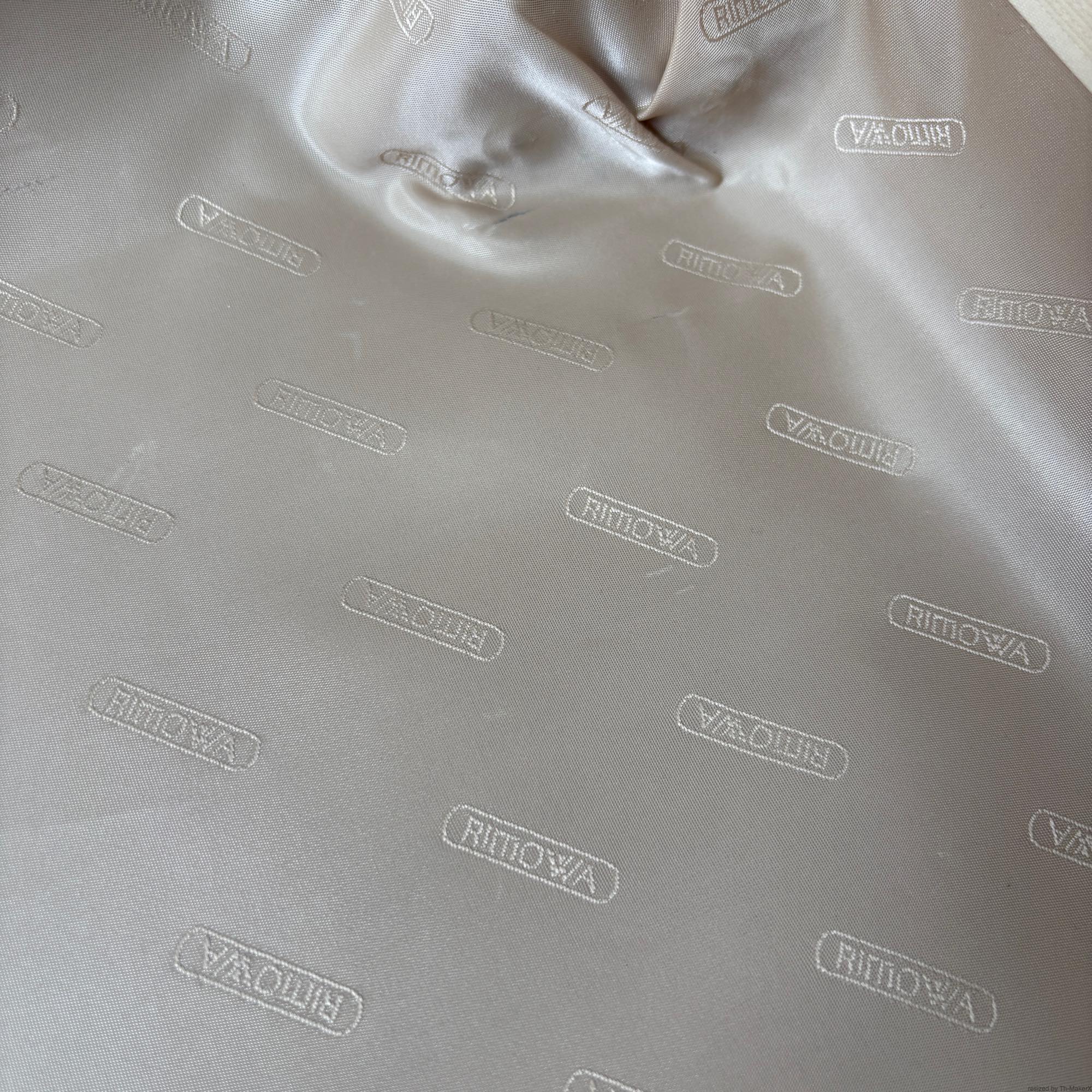 リモワ　サルサ デラックス　830.40-4　29リットル　中古美品　4輪