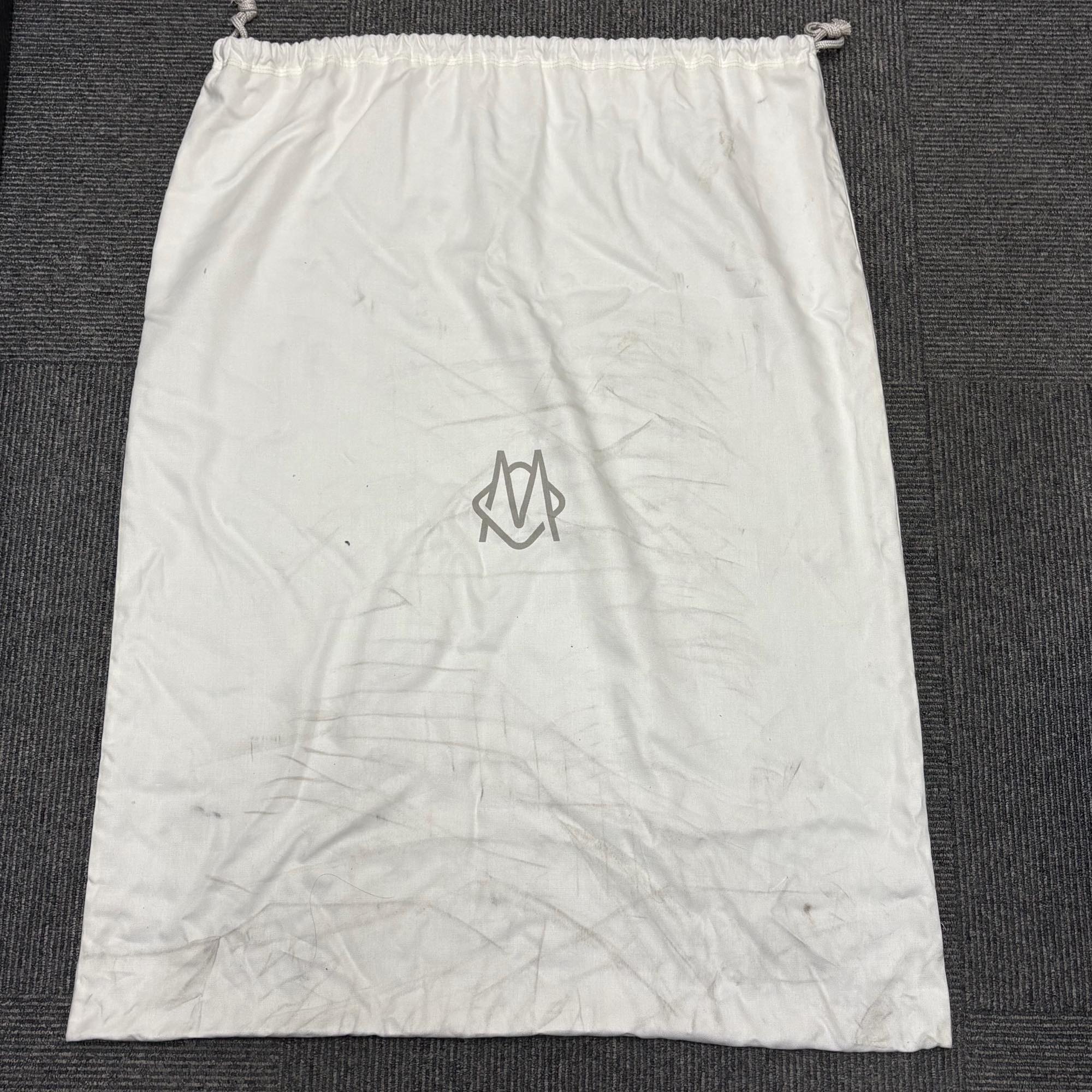 リモワ エッセンシャル(サルサ デラックス)　830.52.53.4　中古美品　32リットル　4輪