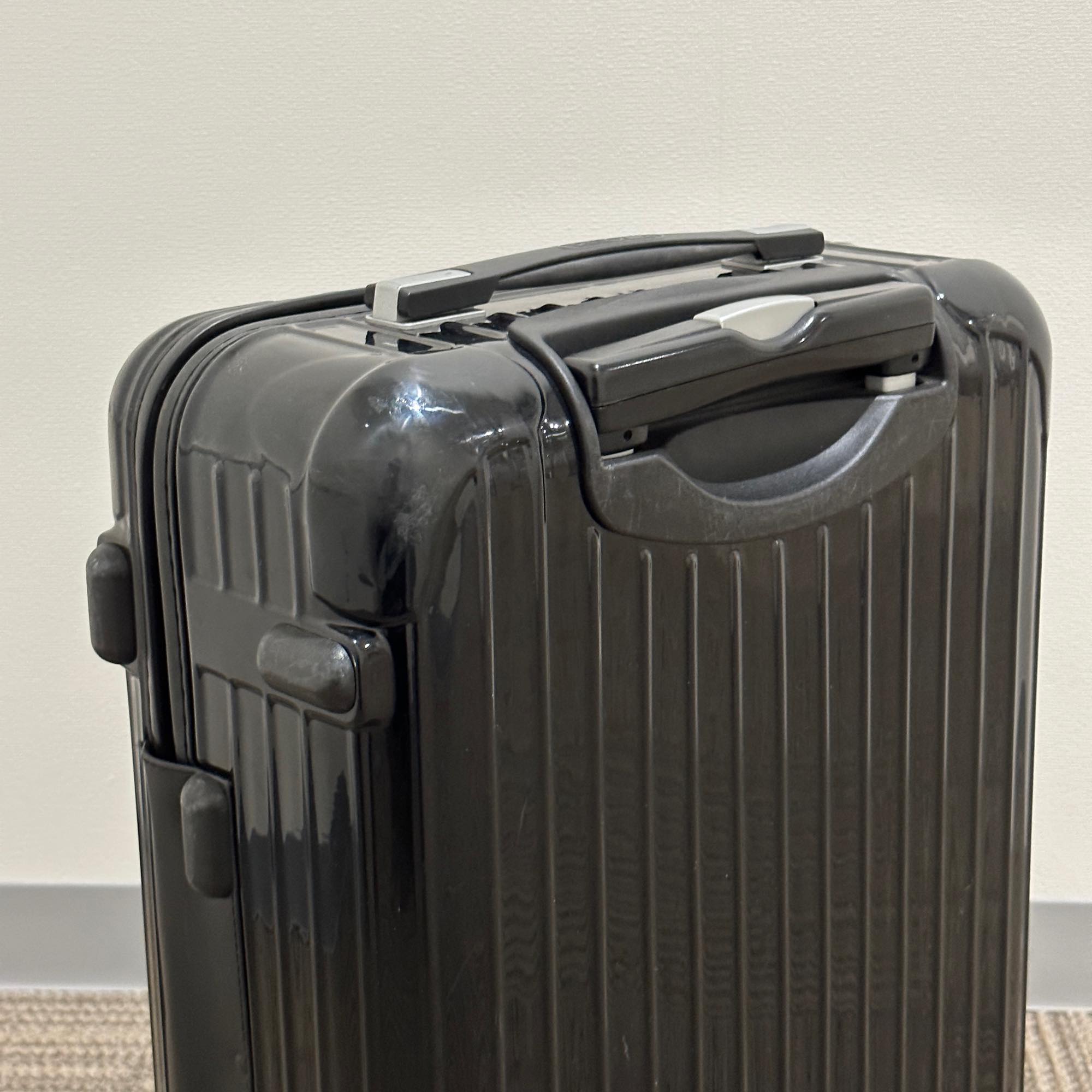 リモワ　サルサデラックス　850.52-4　33リットル　中古商品　2輪