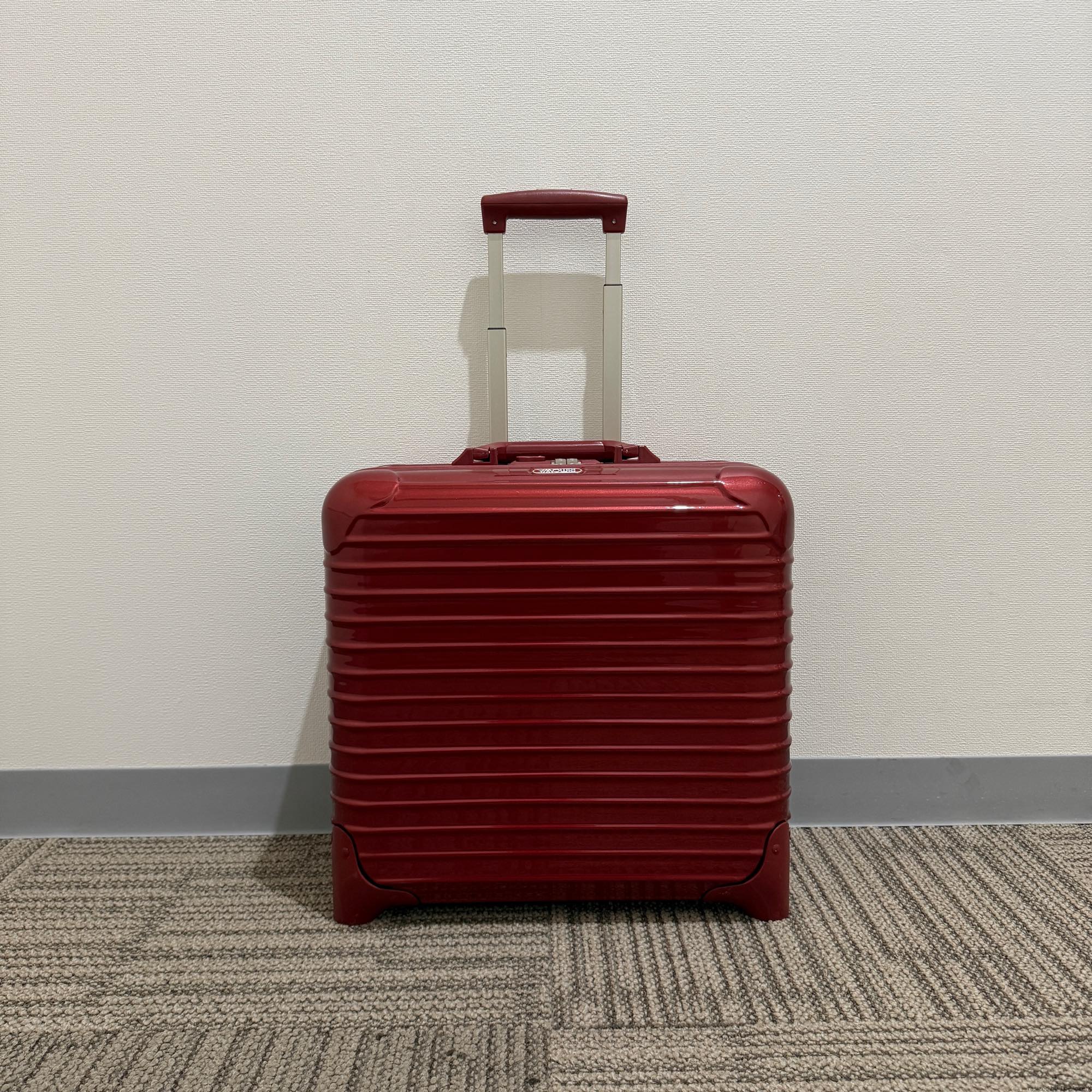 リモワ　サルサデラックス　U853.40-4　中古美品　25リットル　2輪