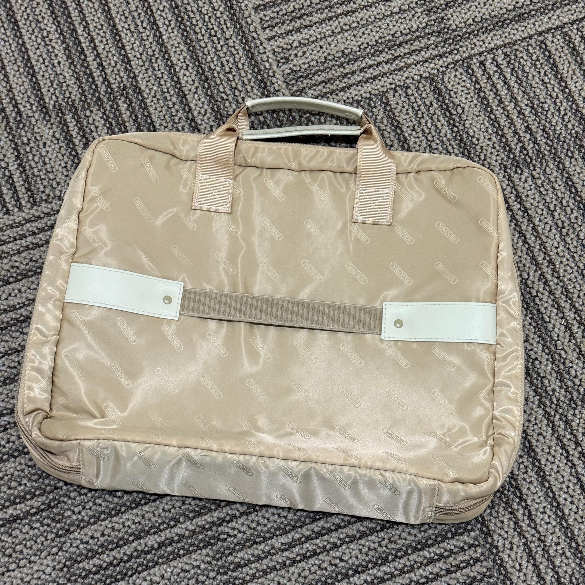 リモワ　サルサデラックス　U853.40-4　中古美品　25リットル　2輪