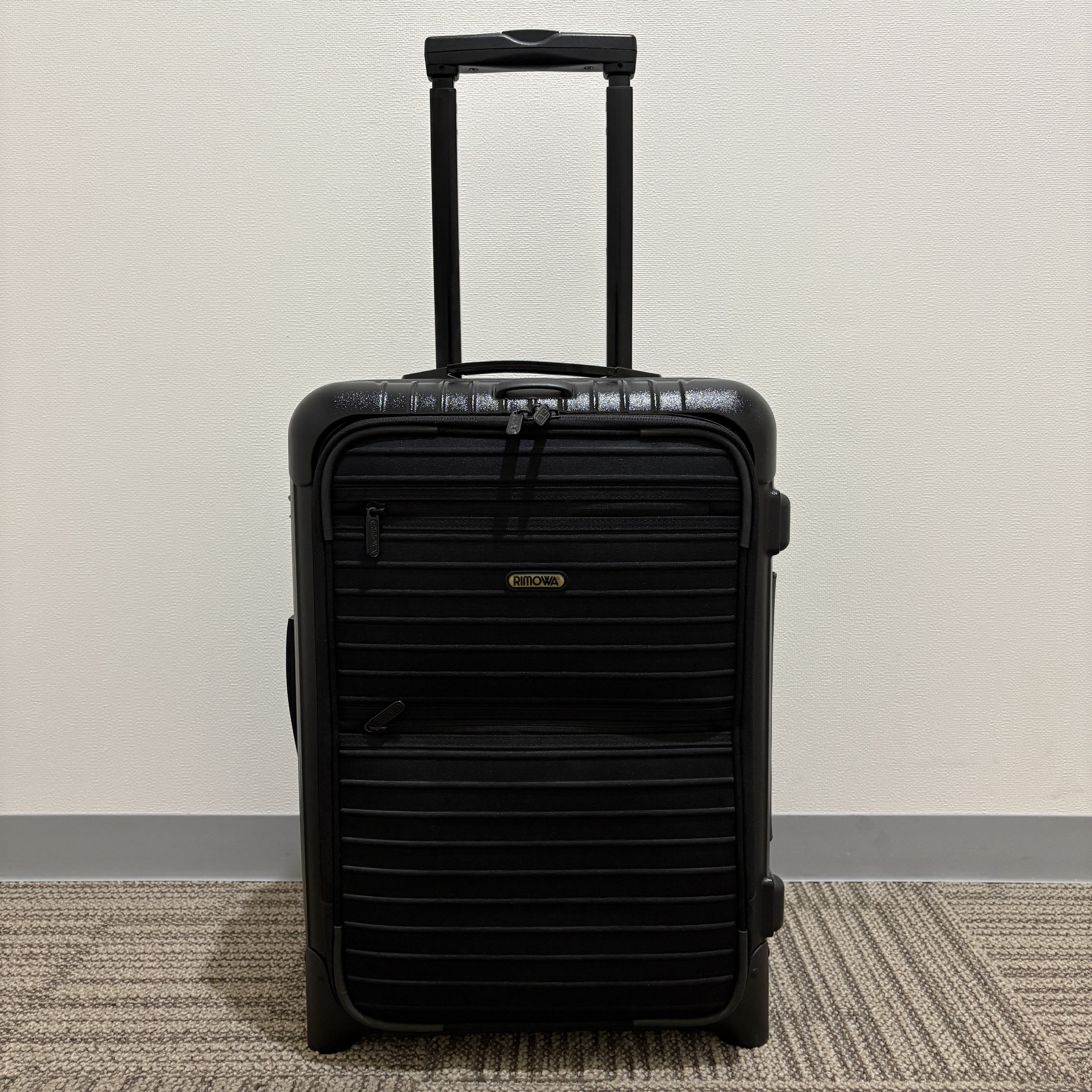 リモワ　ボレロ(エッセンシャルスリーブ)　中古美品　861.52-4　37リットル　2輪